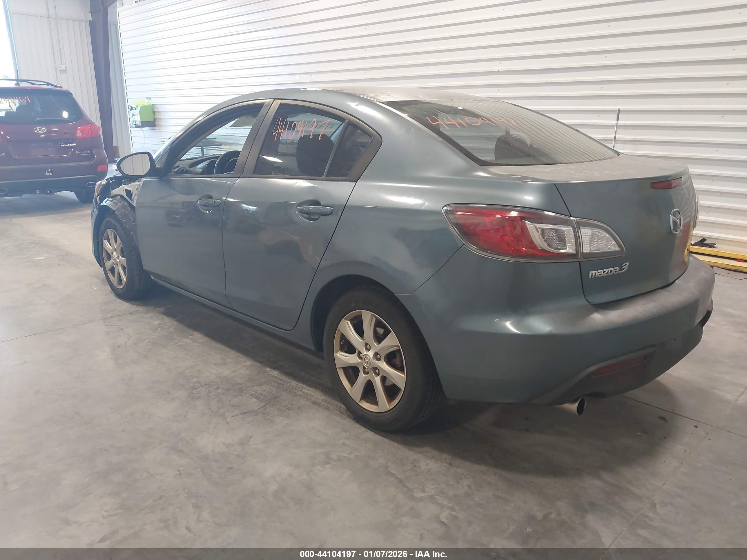 2011 Mazda Mazda3 I Touring Blue vin: JM1BL1VF0B1487300