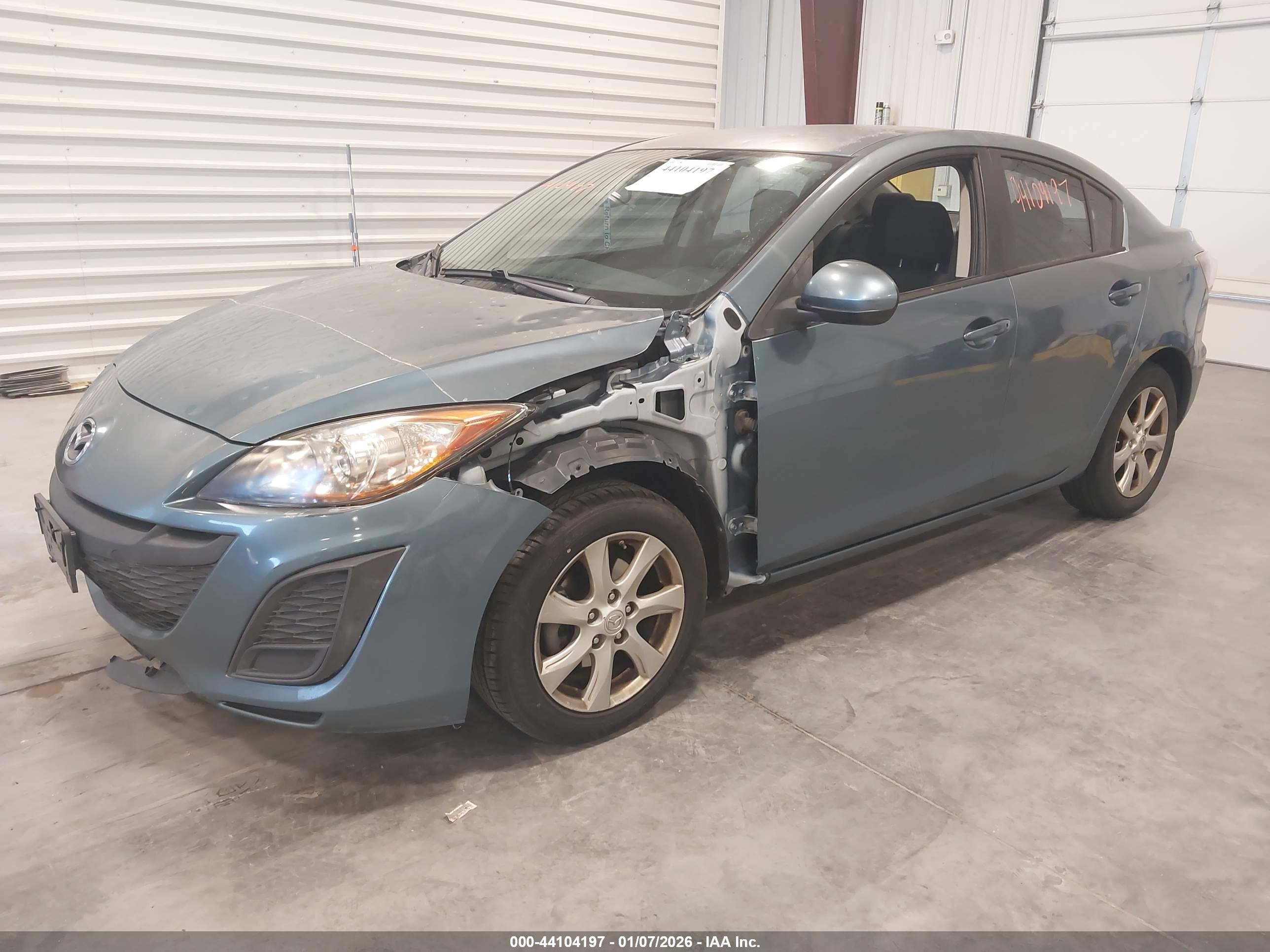 2011 Mazda Mazda3 I Touring Blue vin: JM1BL1VF0B1487300