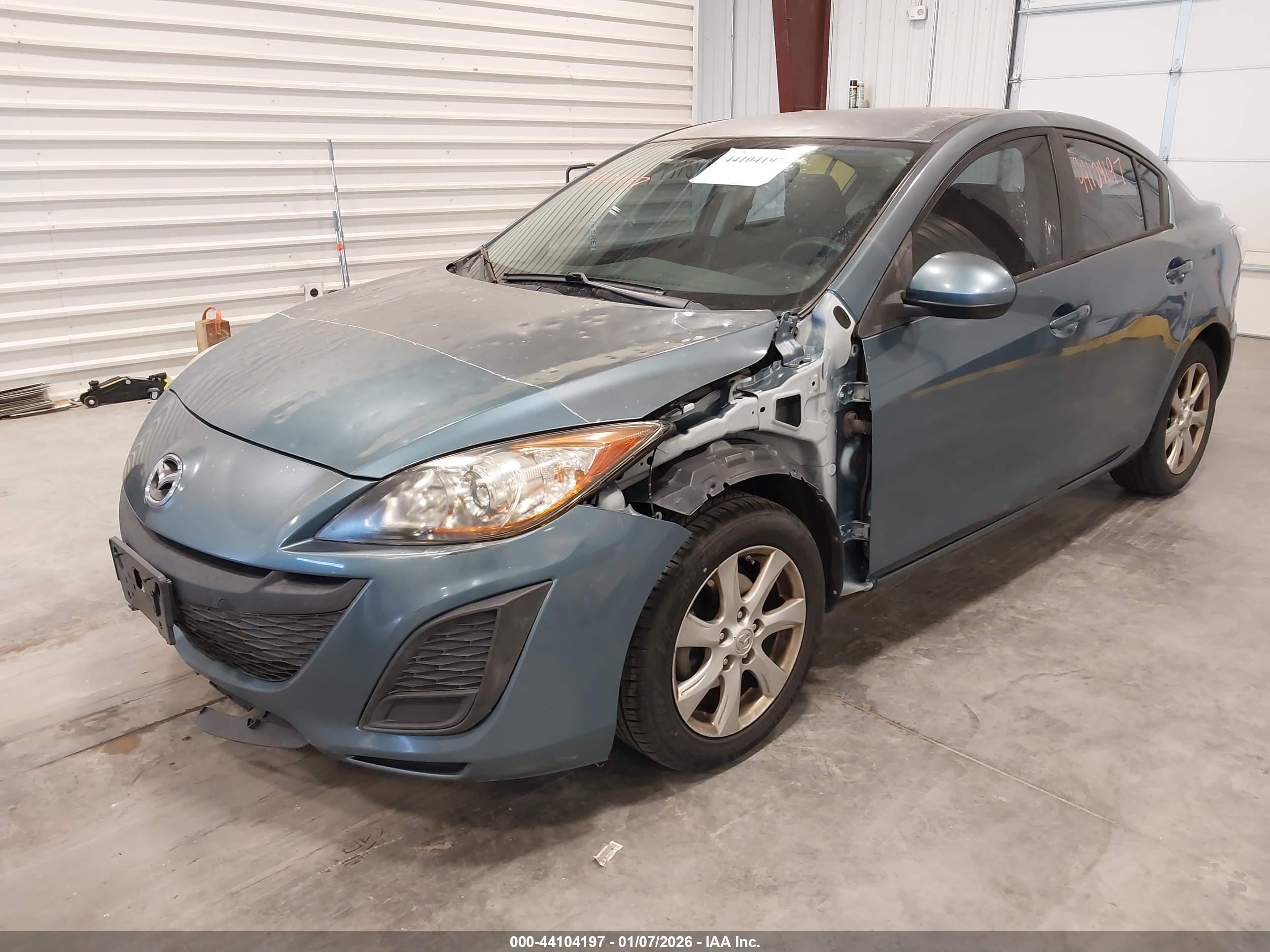 2011 Mazda Mazda3 I Touring Blue vin: JM1BL1VF0B1487300