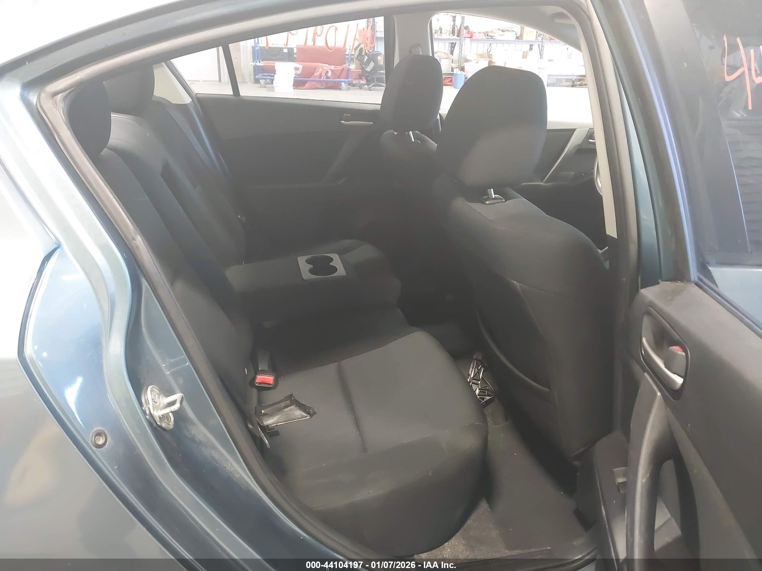 2011 Mazda Mazda3 I Touring Blue vin: JM1BL1VF0B1487300