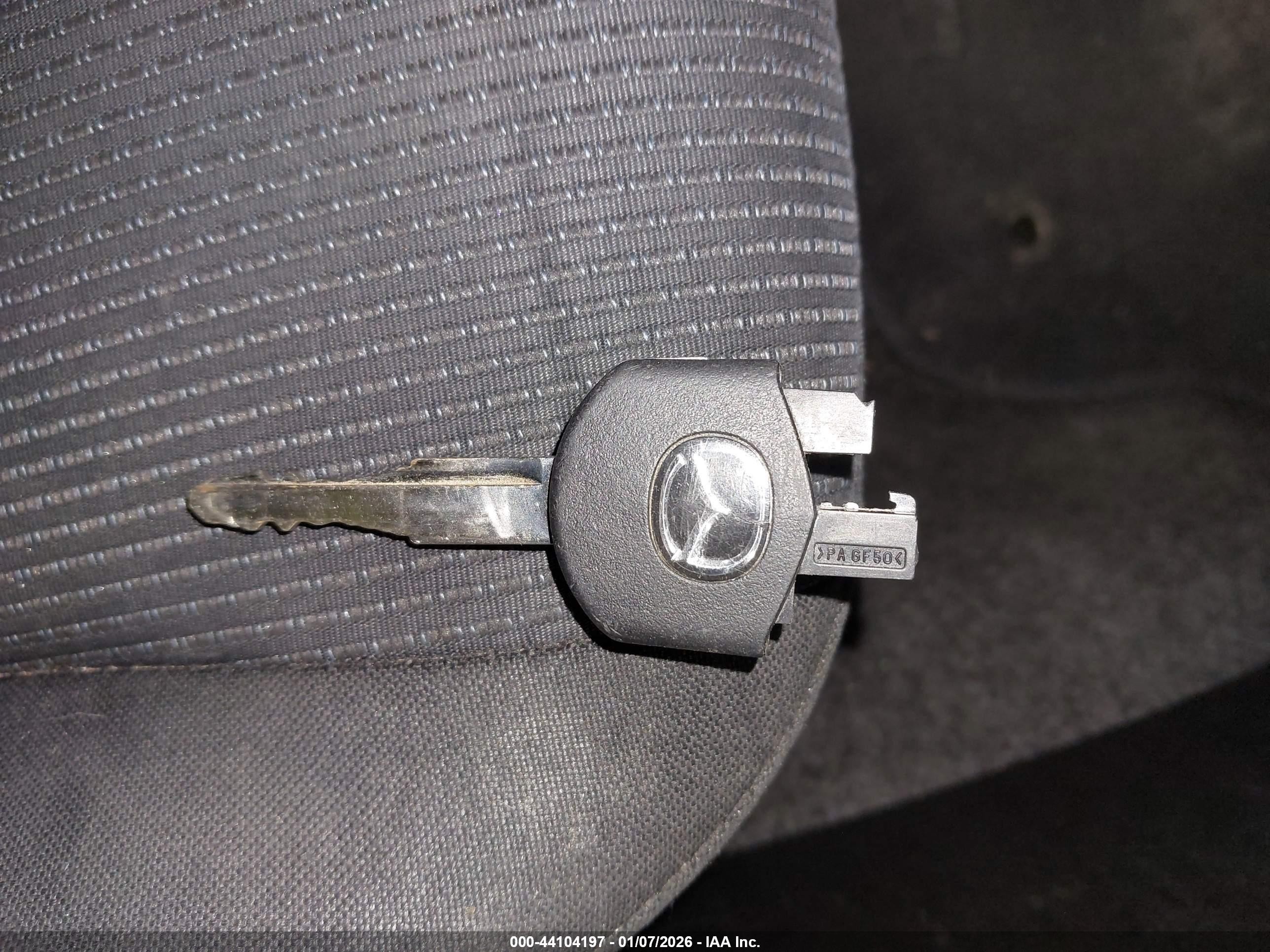 2011 Mazda Mazda3 I Touring Blue vin: JM1BL1VF0B1487300