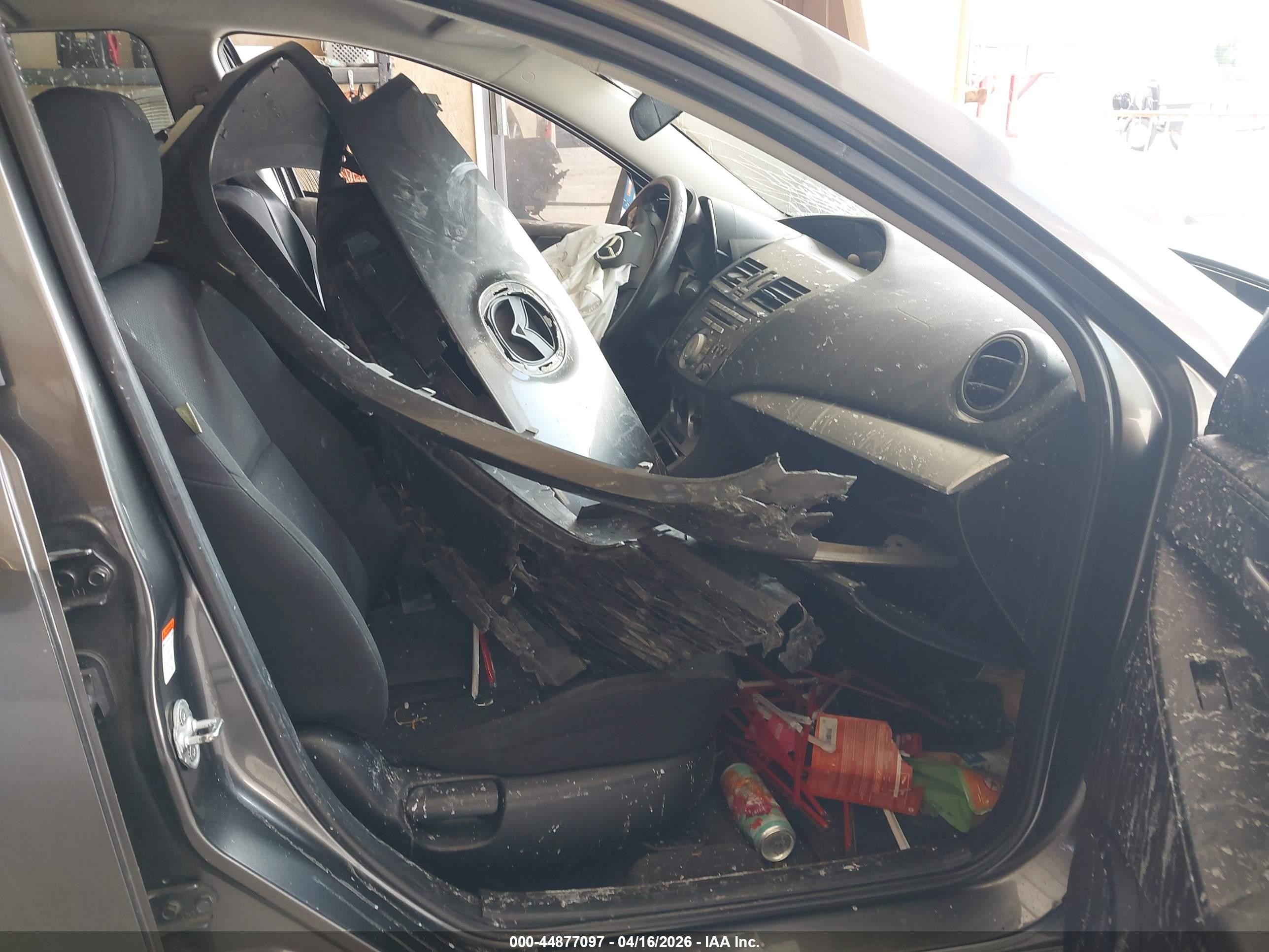 2011 Mazda Mazda3 I Touring Серый vin: JM1BL1VF0B1490309