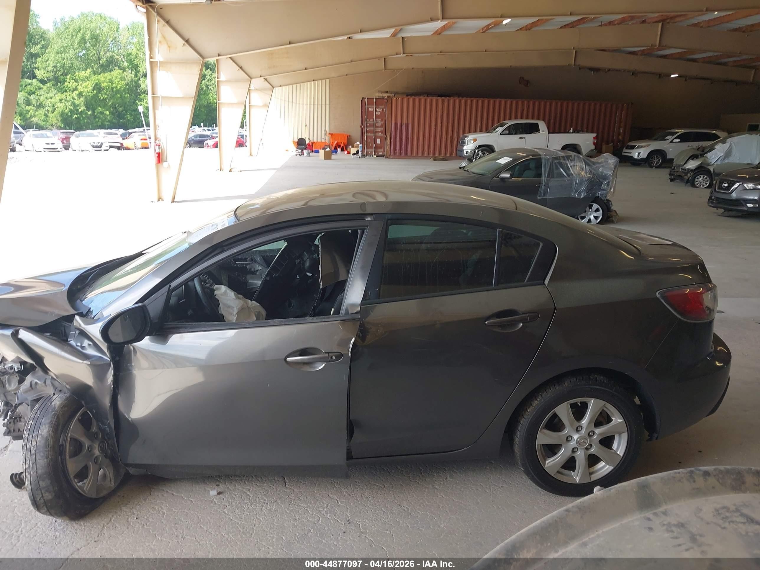 2011 Mazda Mazda3 I Touring Серый vin: JM1BL1VF0B1490309