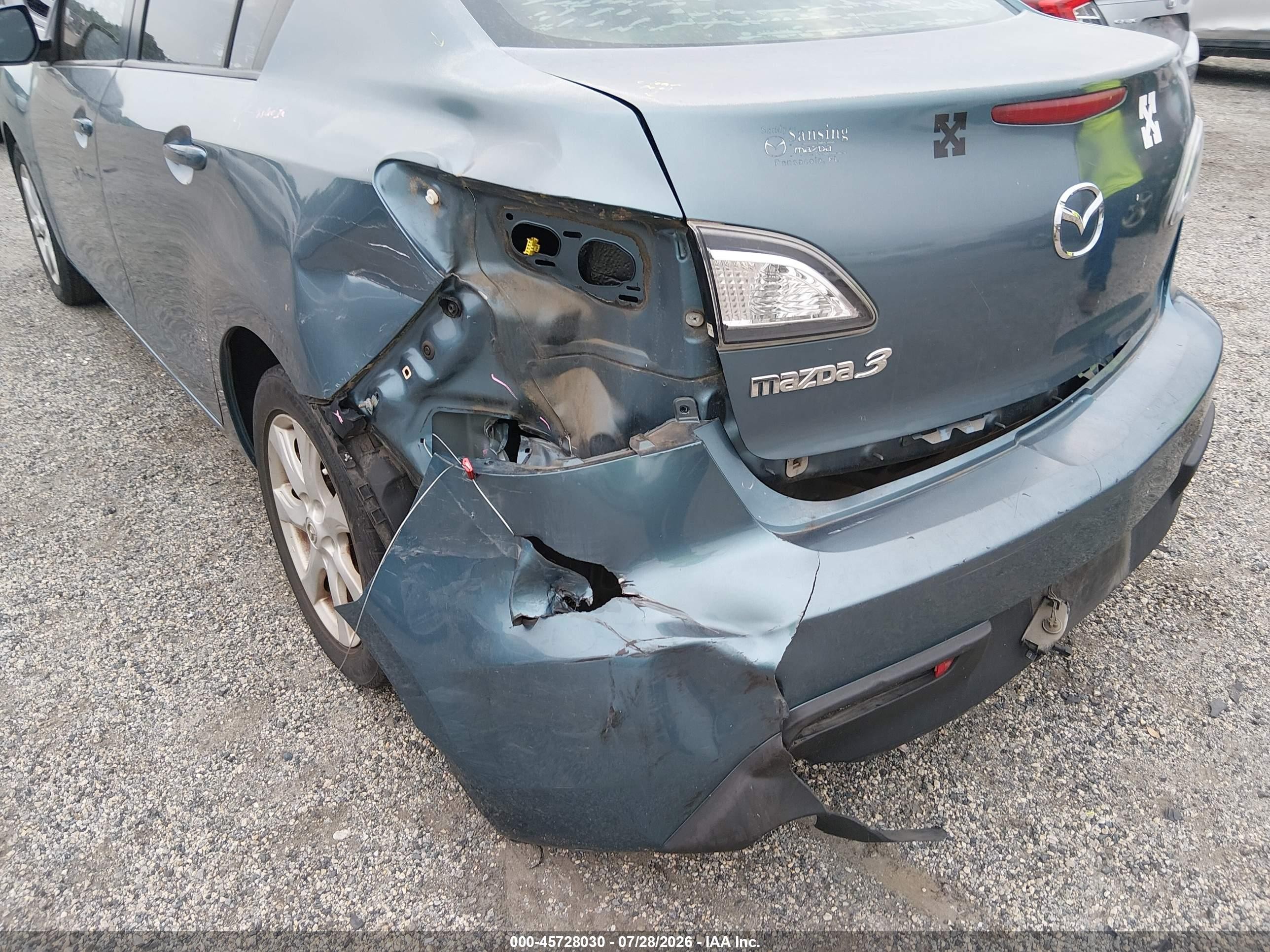 2011 Mazda Mazda3 I Touring Blue vin: JM1BL1VF0B1498667