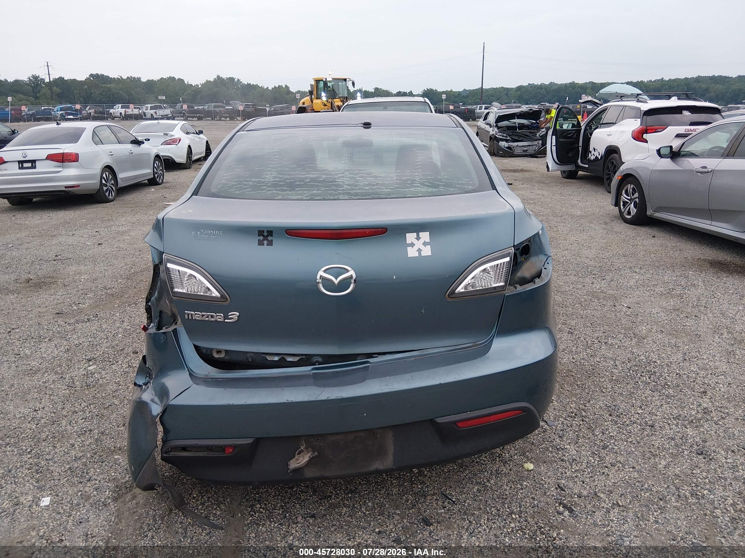 2011 Mazda Mazda3 I Touring Blue vin: JM1BL1VF0B1498667