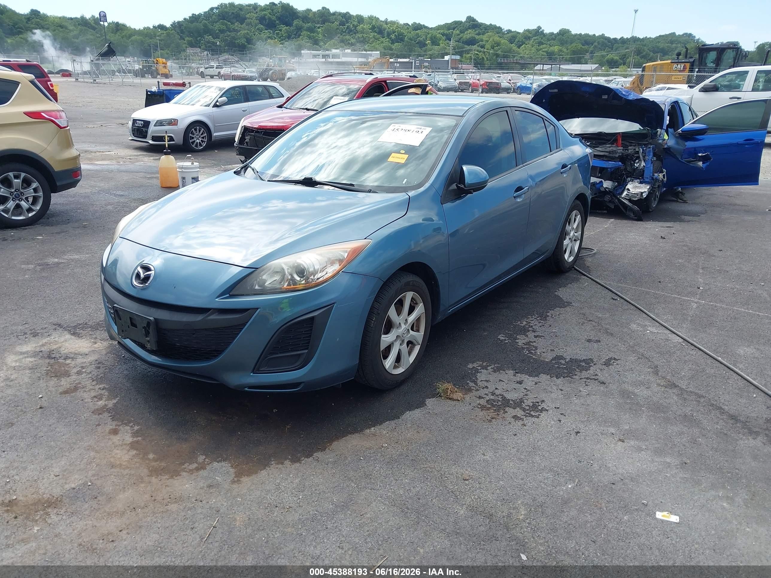 2011 Mazda Mazda3 I Touring Blue vin: JM1BL1VF1B1405400