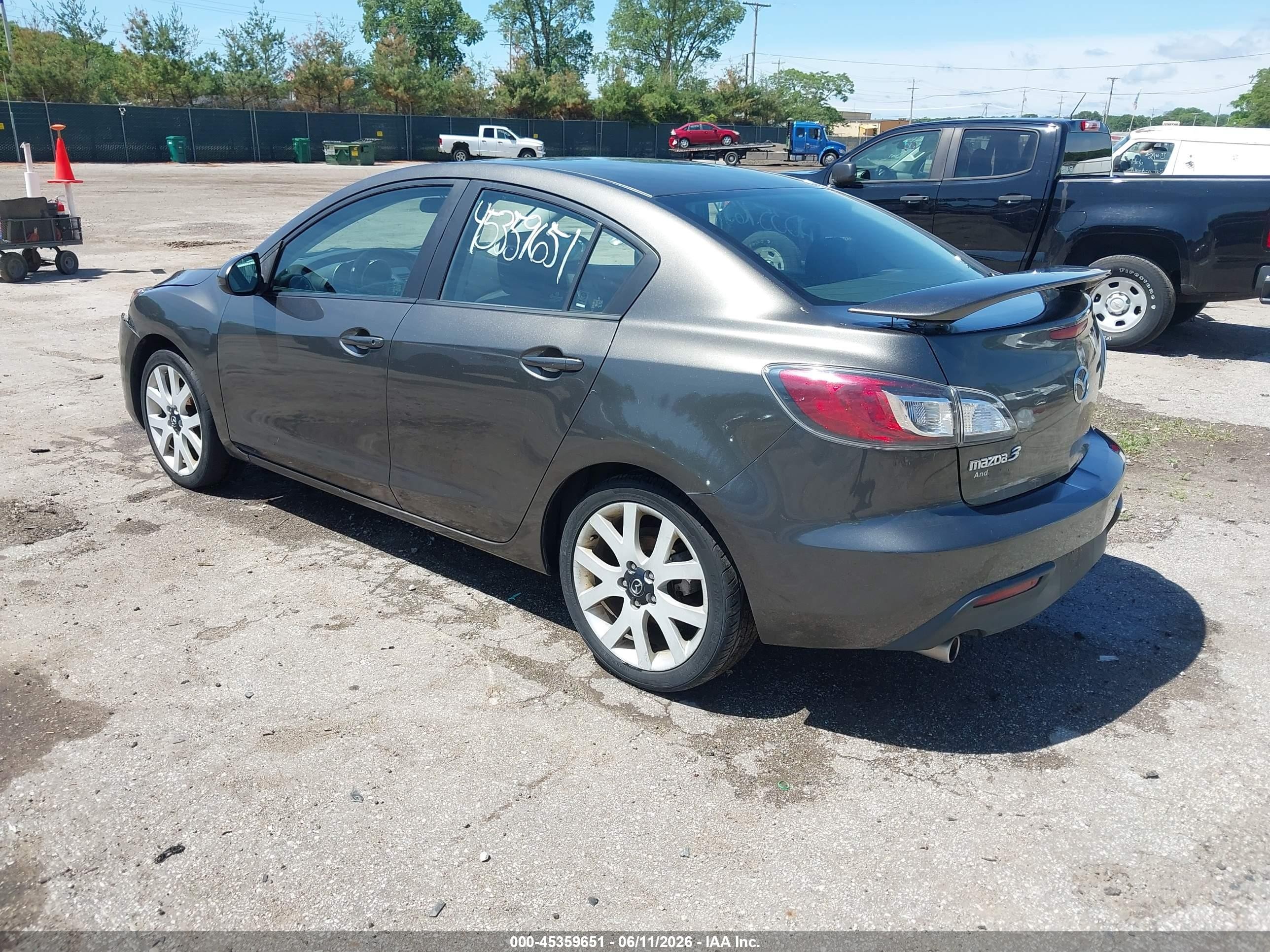 2011 Mazda Mazda3 I Touring Gray vin: JM1BL1VF1B1437358
