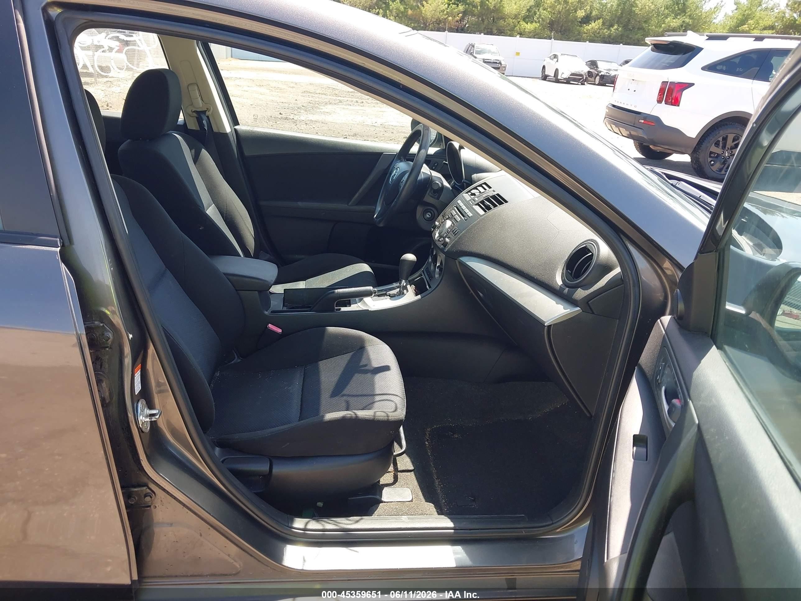 2011 Mazda Mazda3 I Touring Gray vin: JM1BL1VF1B1437358