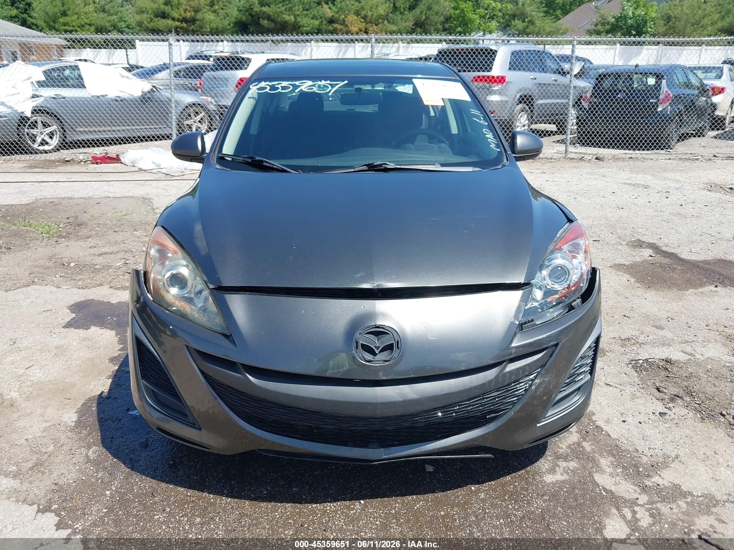 2011 Mazda Mazda3 I Touring Gray vin: JM1BL1VF1B1437358