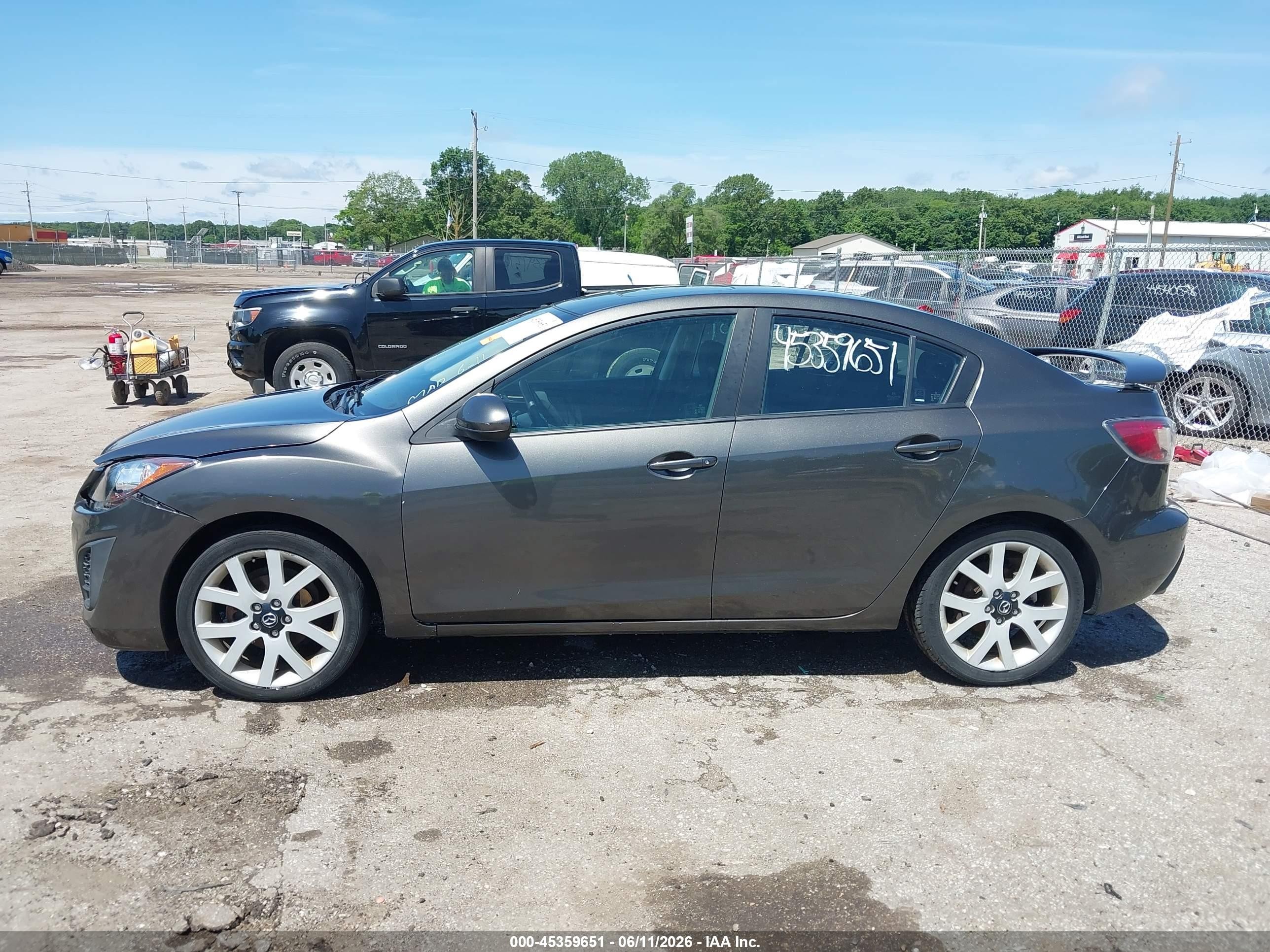 2011 Mazda Mazda3 I Touring Gray vin: JM1BL1VF1B1437358
