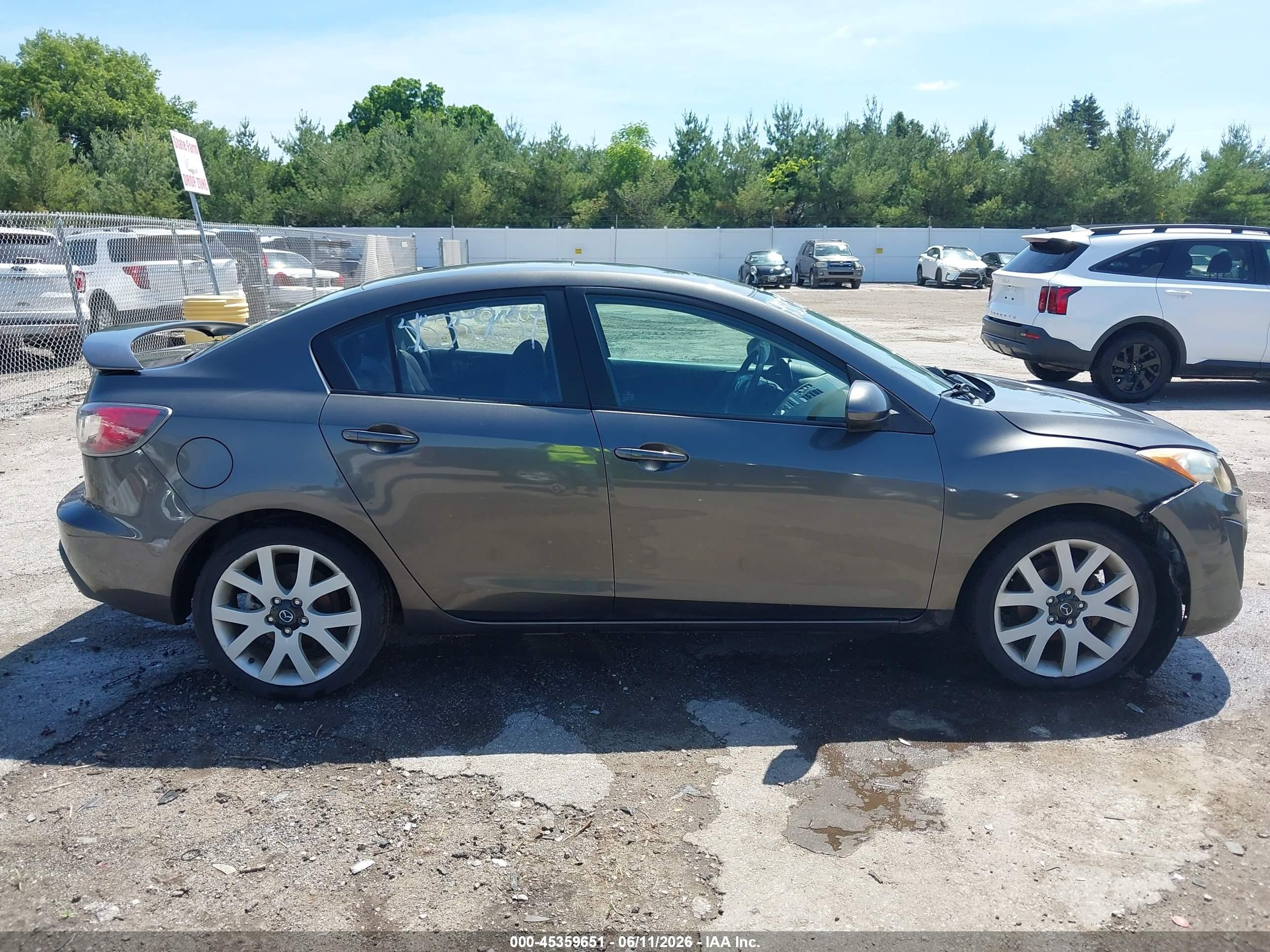 2011 Mazda Mazda3 I Touring Gray vin: JM1BL1VF1B1437358