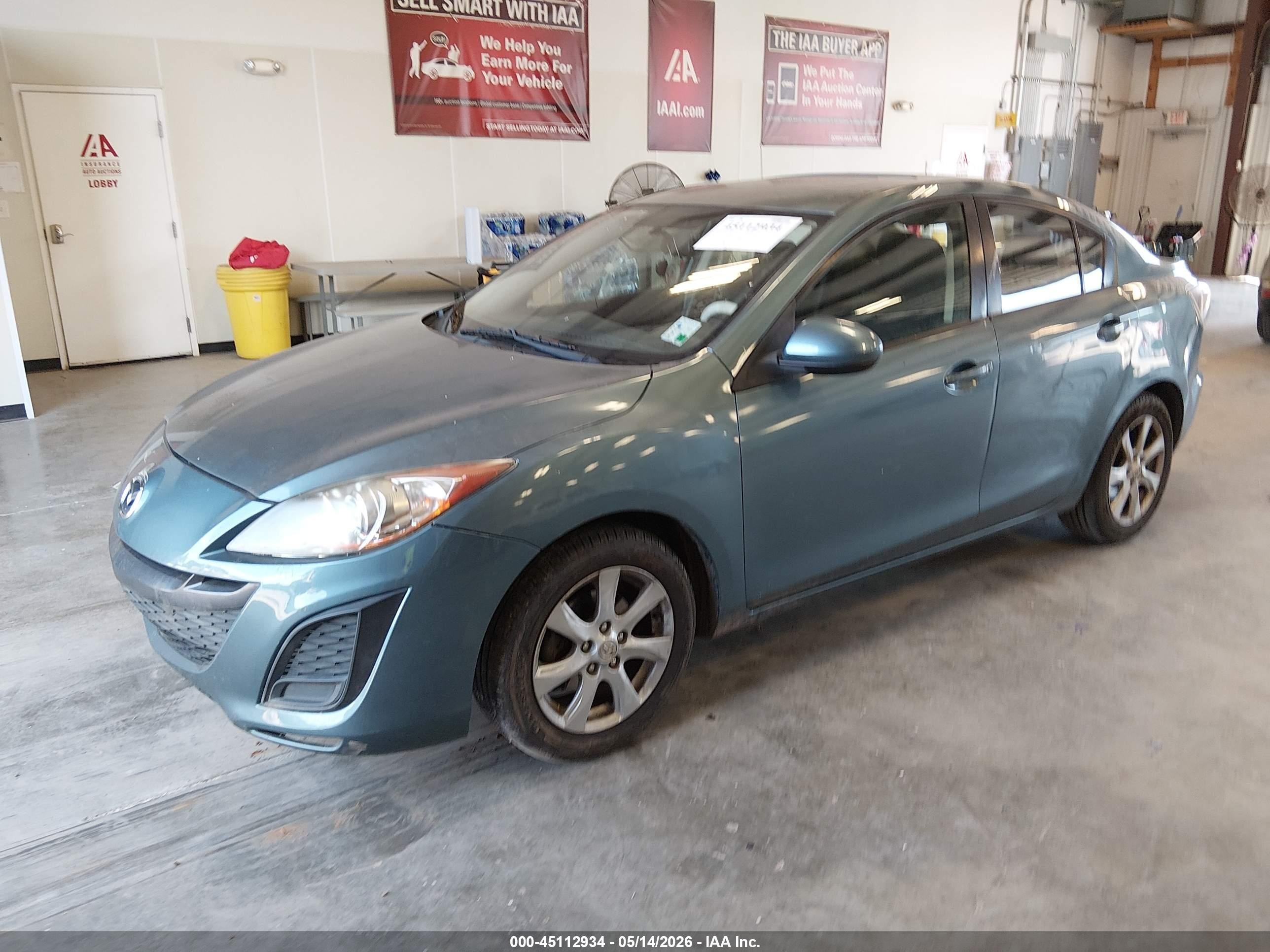 2011 Mazda Mazda3 I Touring Green vin: JM1BL1VF1B1450868