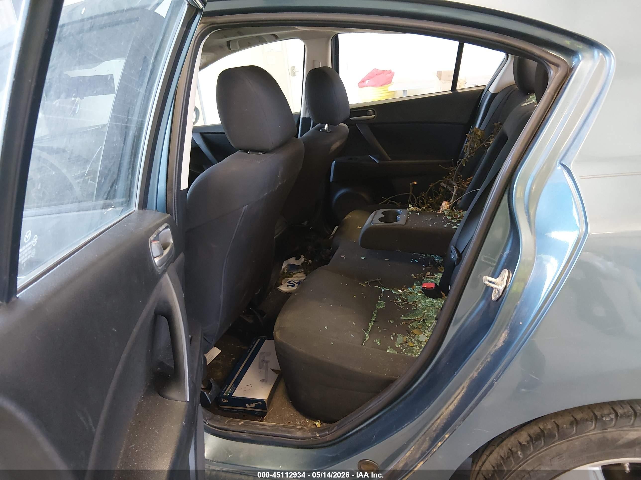 2011 Mazda Mazda3 I Touring Green vin: JM1BL1VF1B1450868