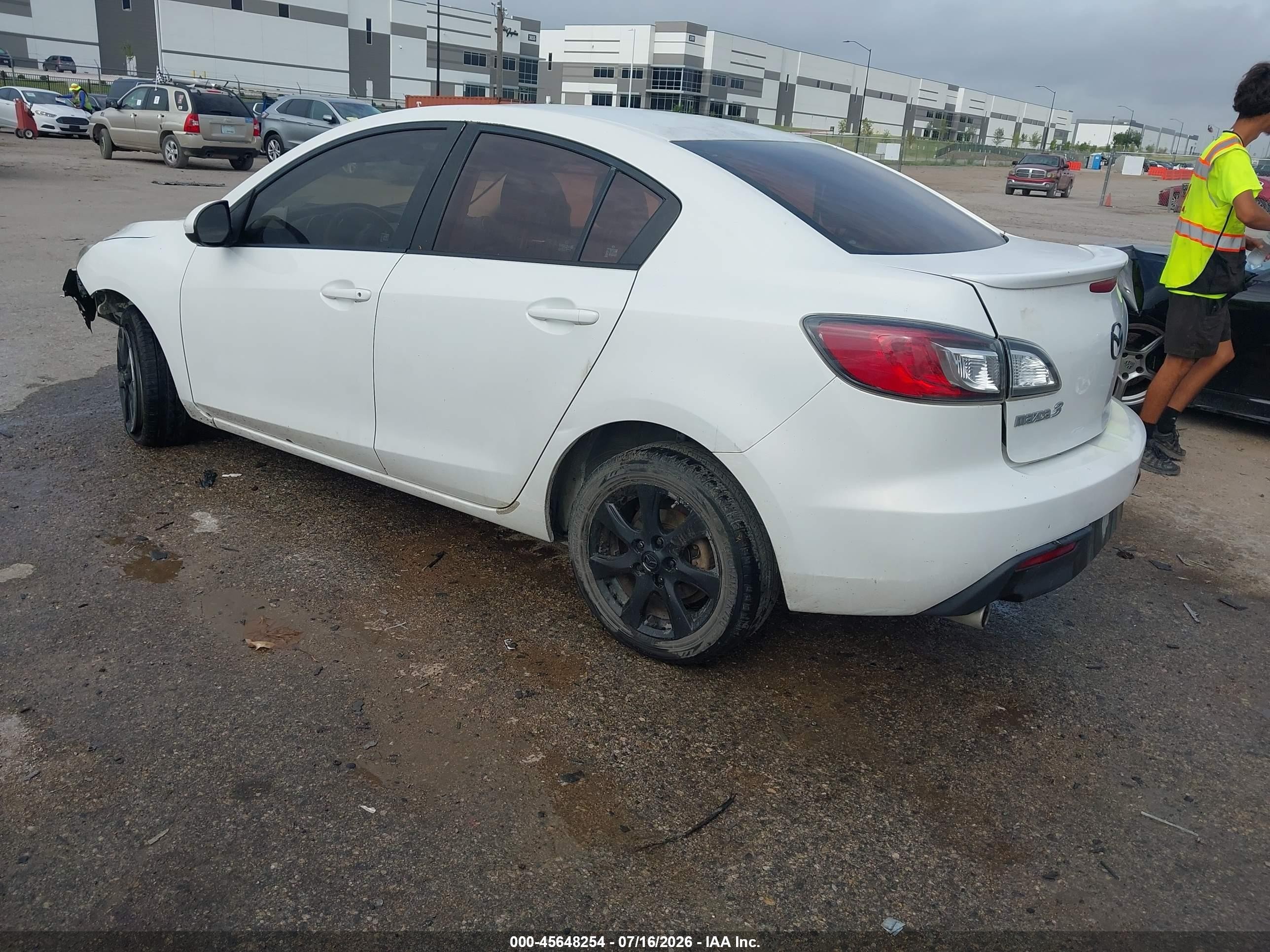 2011 Mazda Mazda3 I Touring Белый vin: JM1BL1VF1B1486379