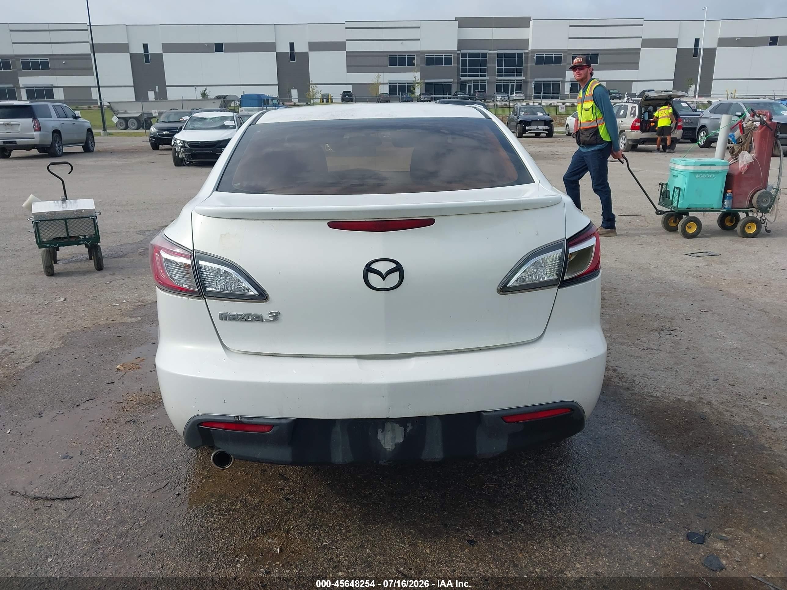 2011 Mazda Mazda3 I Touring Белый vin: JM1BL1VF1B1486379