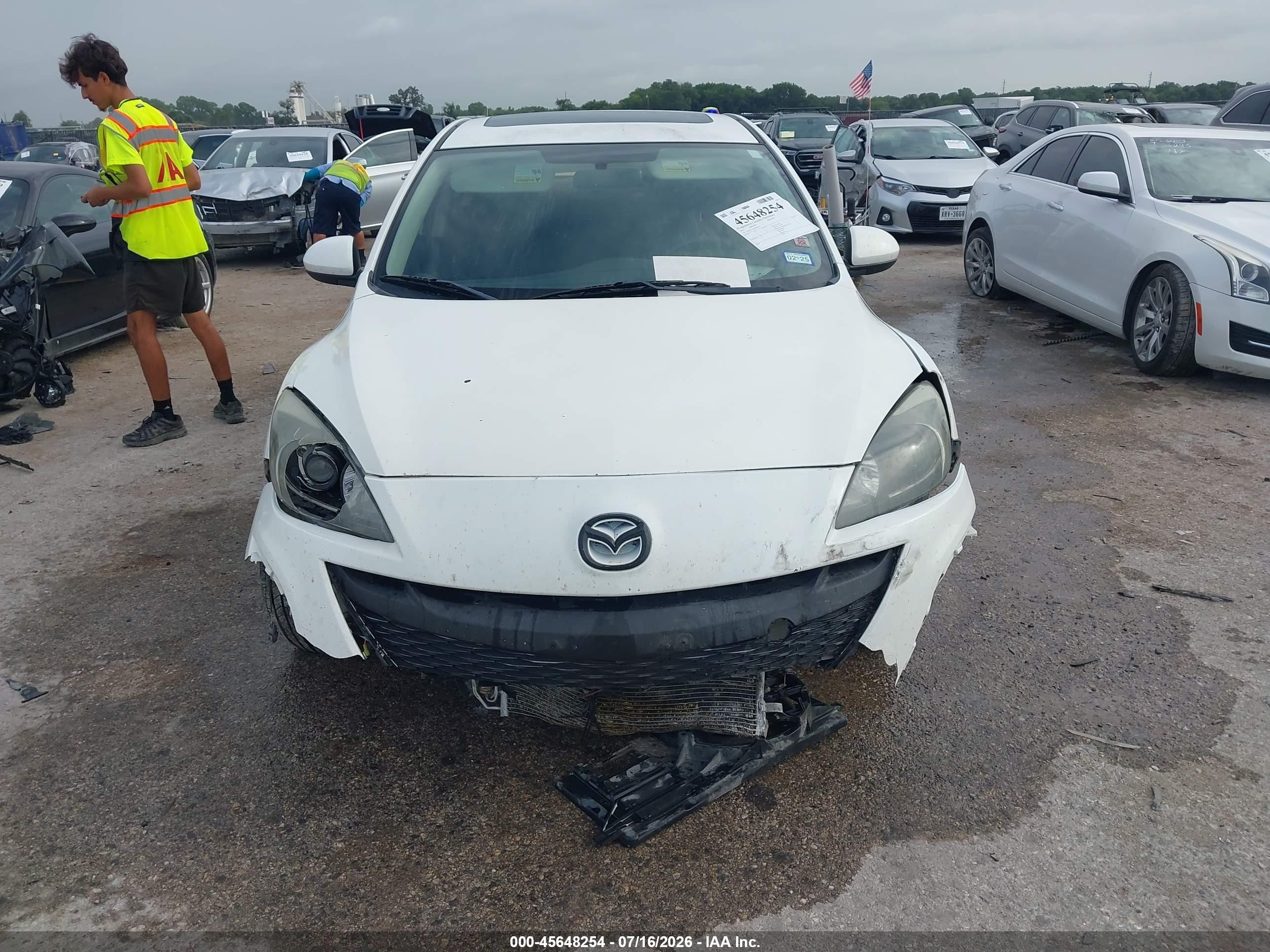 2011 Mazda Mazda3 I Touring Белый vin: JM1BL1VF1B1486379
