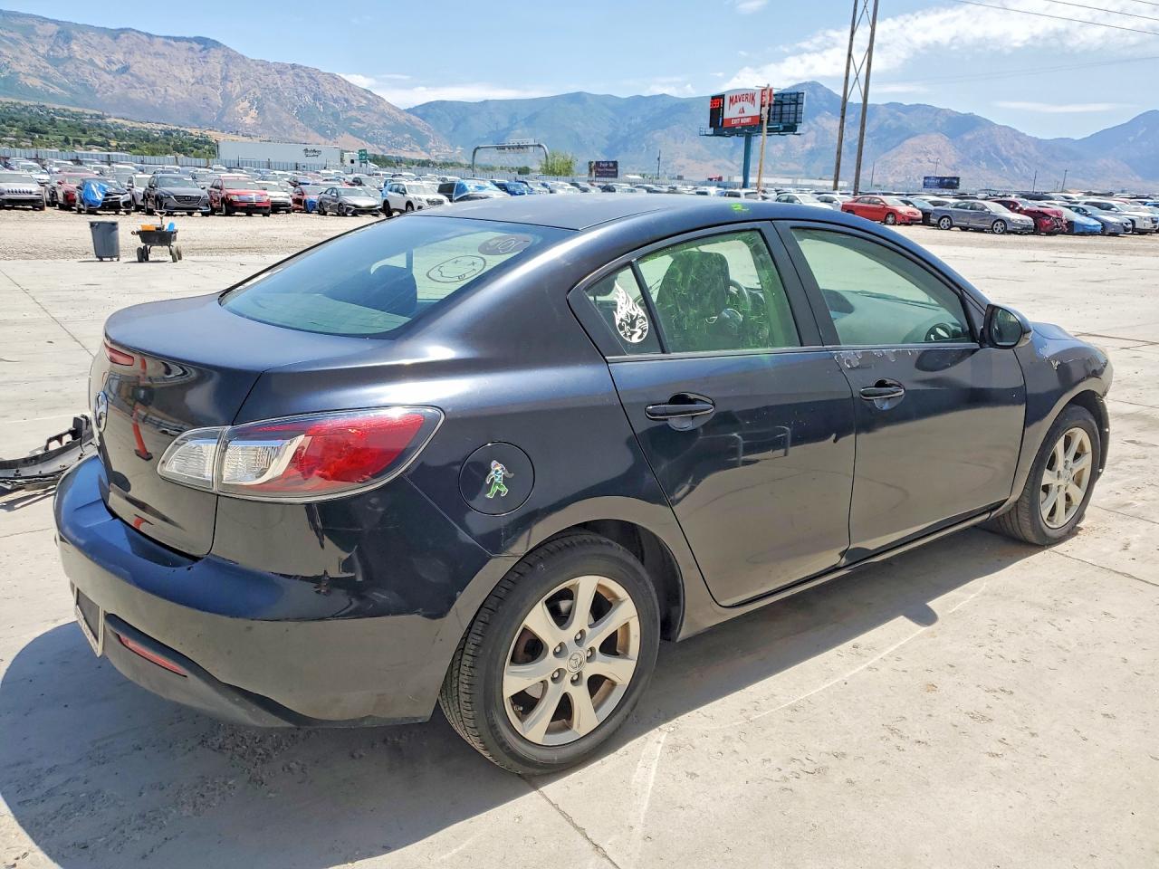 2011 Mazda 3 I Black vin: JM1BL1VF2B1367305