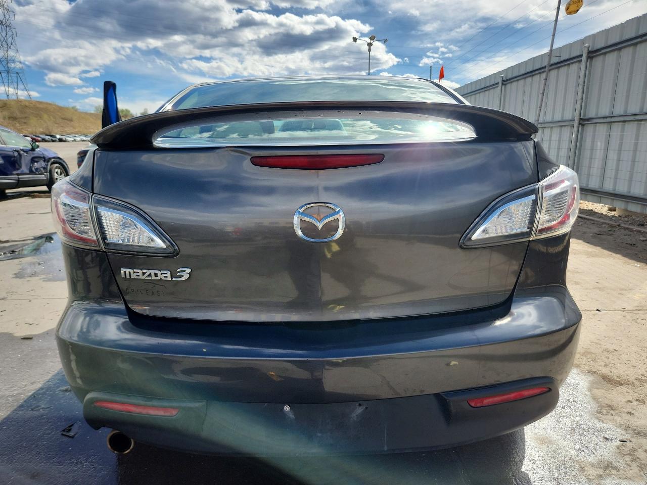 2011 Mazda 3 I Charcoal vin: JM1BL1VF3B1426491