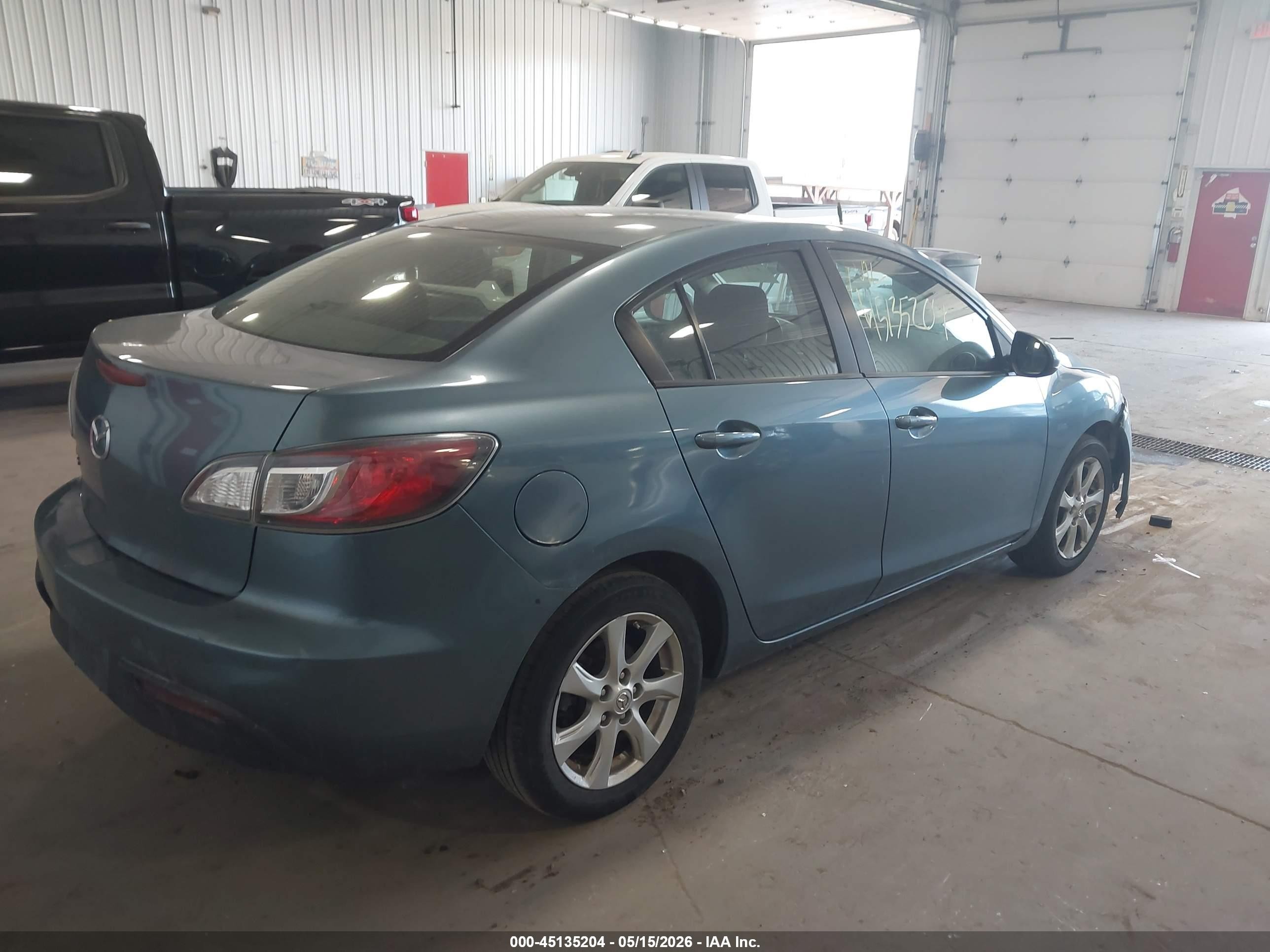 2011 Mazda Mazda3 I Touring Blue vin: JM1BL1VF3B1479689