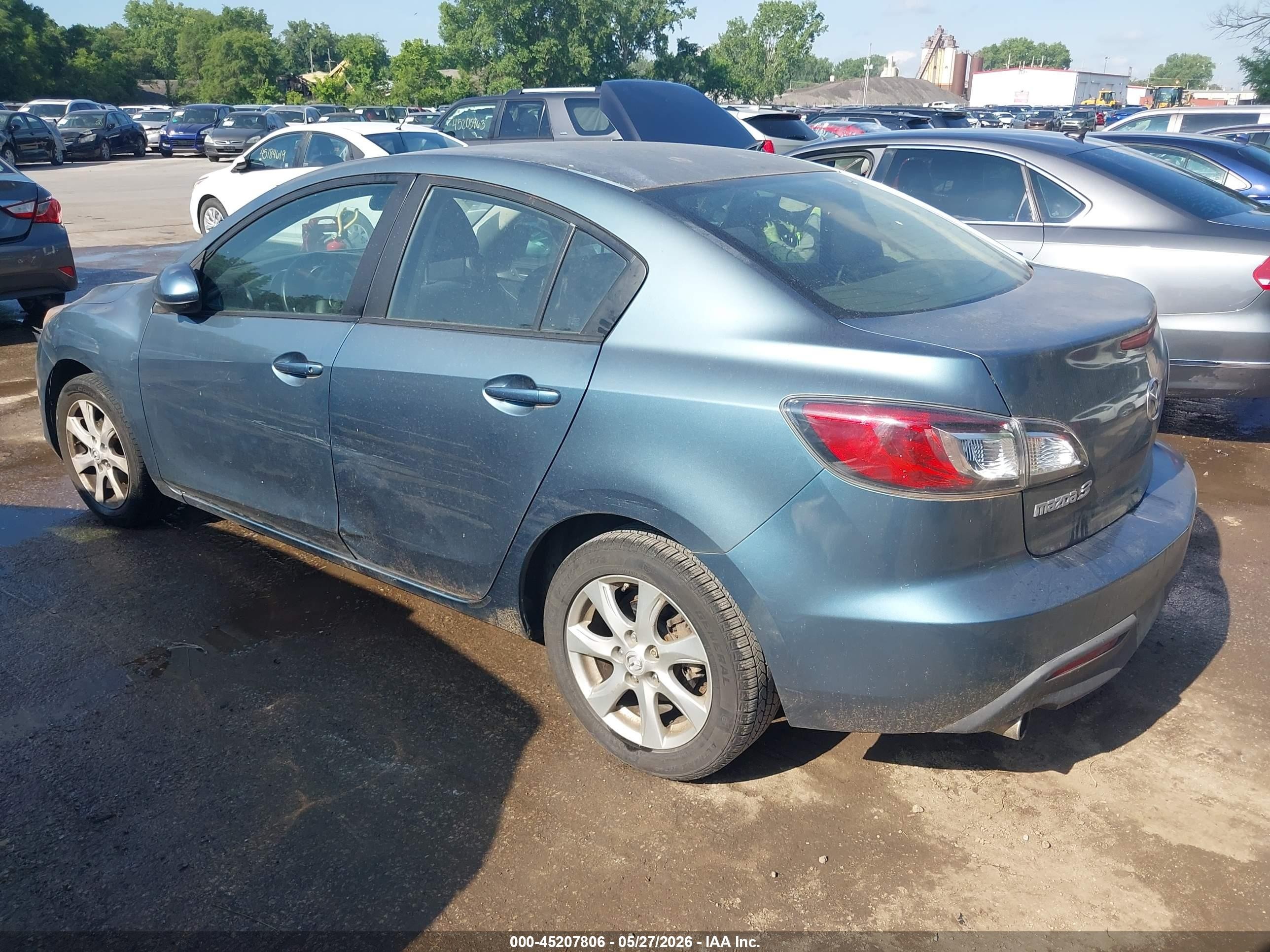 2011 Mazda Mazda3 I Touring Blue vin: JM1BL1VF4B1382551
