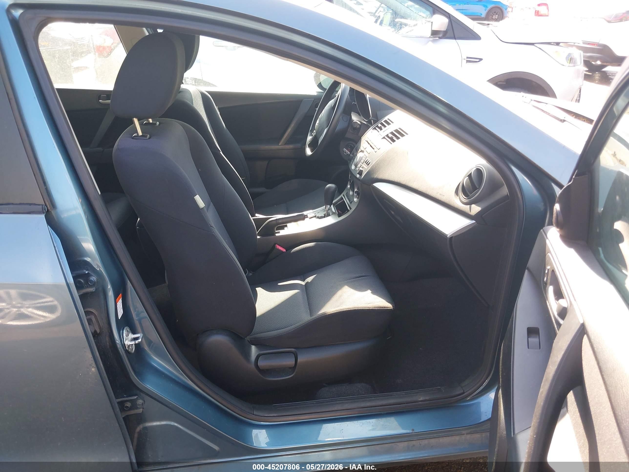 2011 Mazda Mazda3 I Touring Blue vin: JM1BL1VF4B1382551