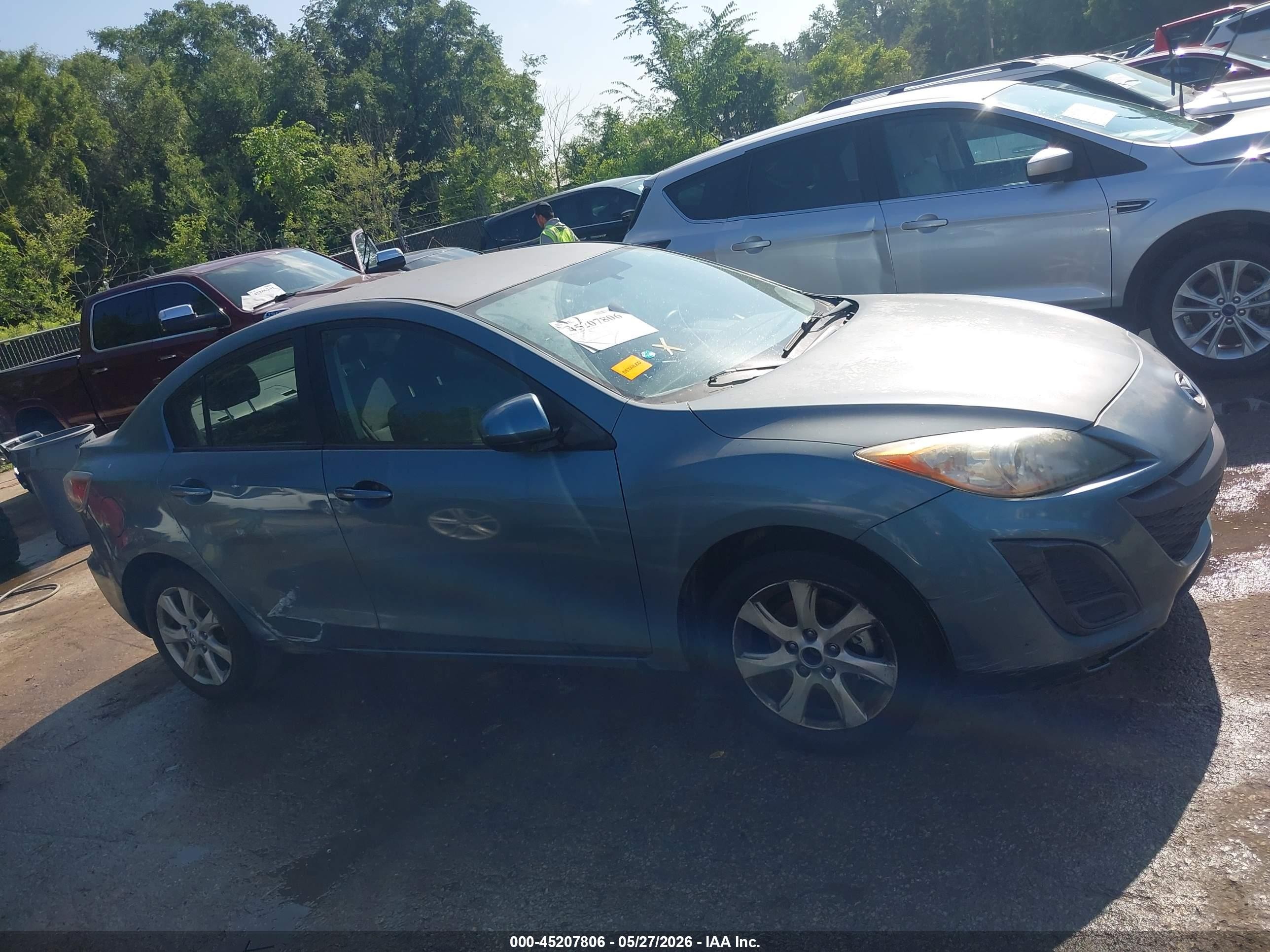 2011 Mazda Mazda3 I Touring Blue vin: JM1BL1VF4B1382551