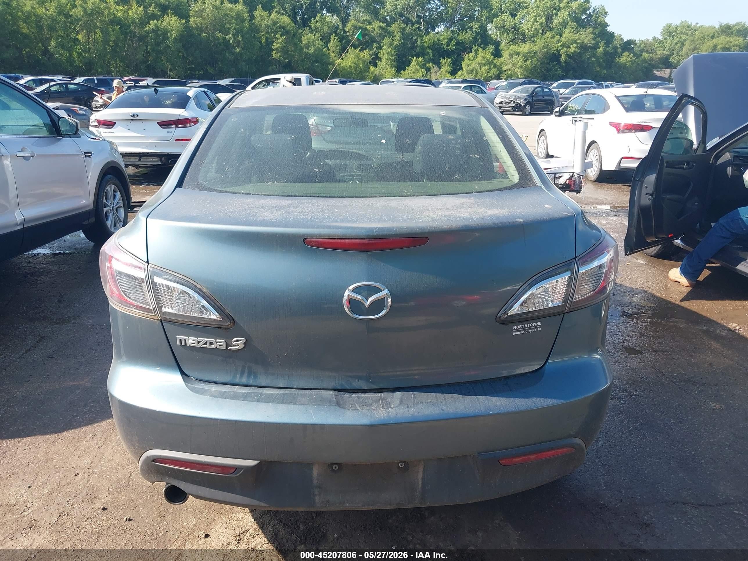 2011 Mazda Mazda3 I Touring Blue vin: JM1BL1VF4B1382551