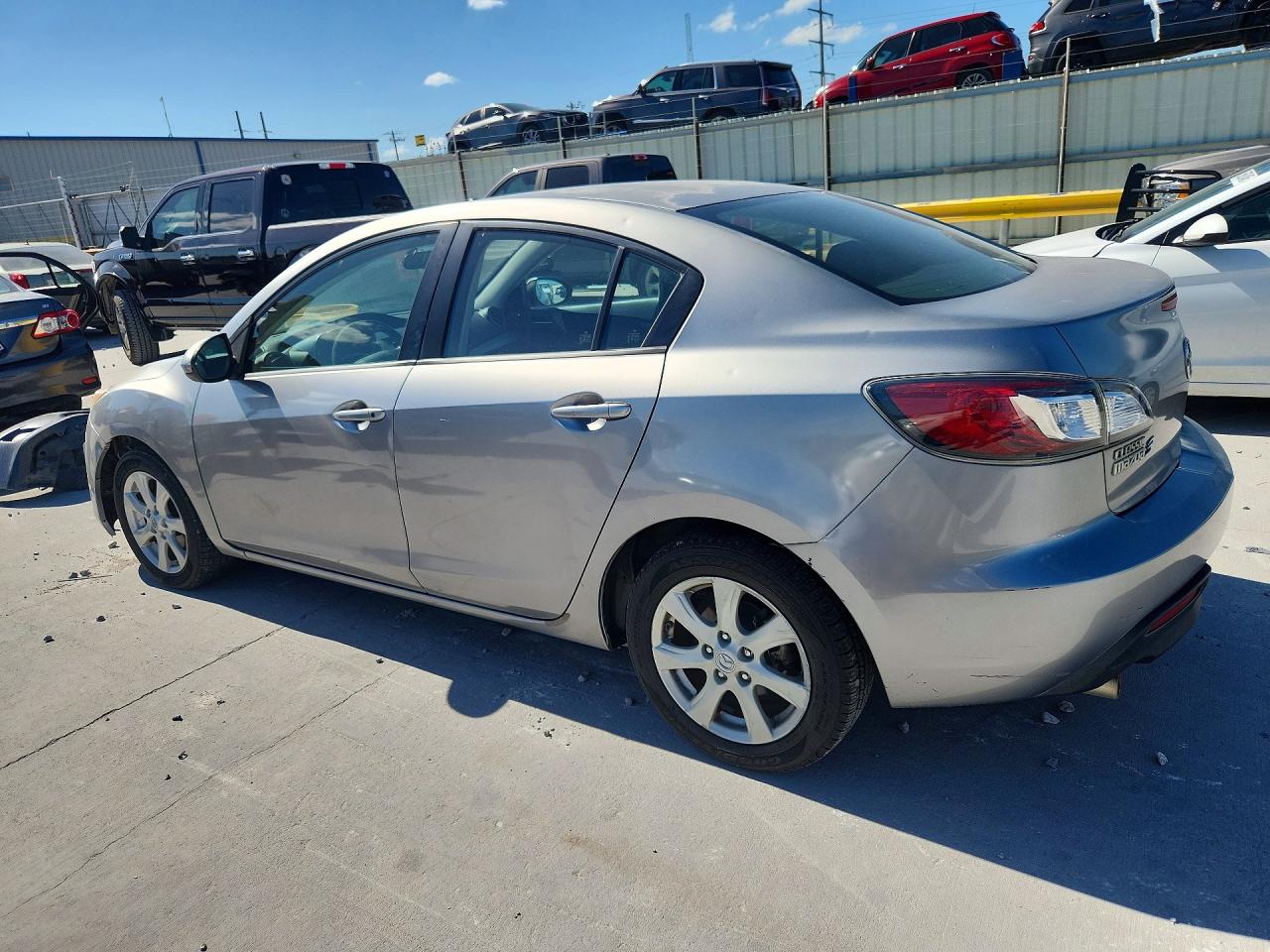2011 Mazda 3 I Gray vin: JM1BL1VF4B1427312