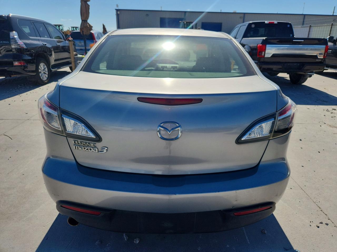 2011 Mazda 3 I Gray vin: JM1BL1VF4B1427312