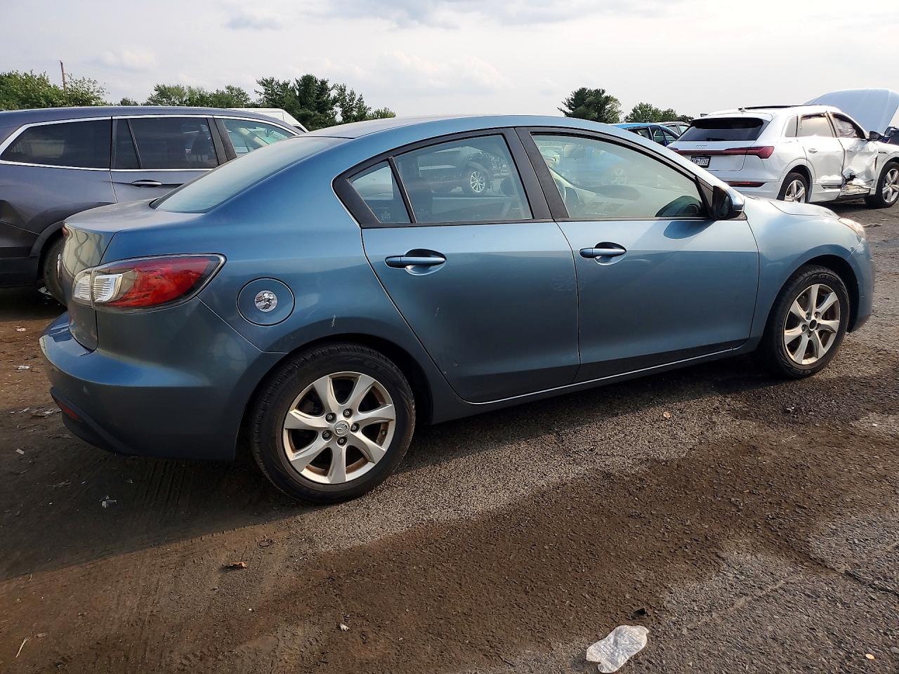 2011 Mazda 3 I Синий vin: JM1BL1VF4B1485369