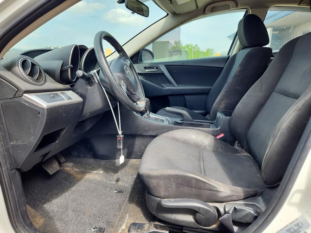 2011 Mazda 3 I Белый vin: JM1BL1VF5B1901722