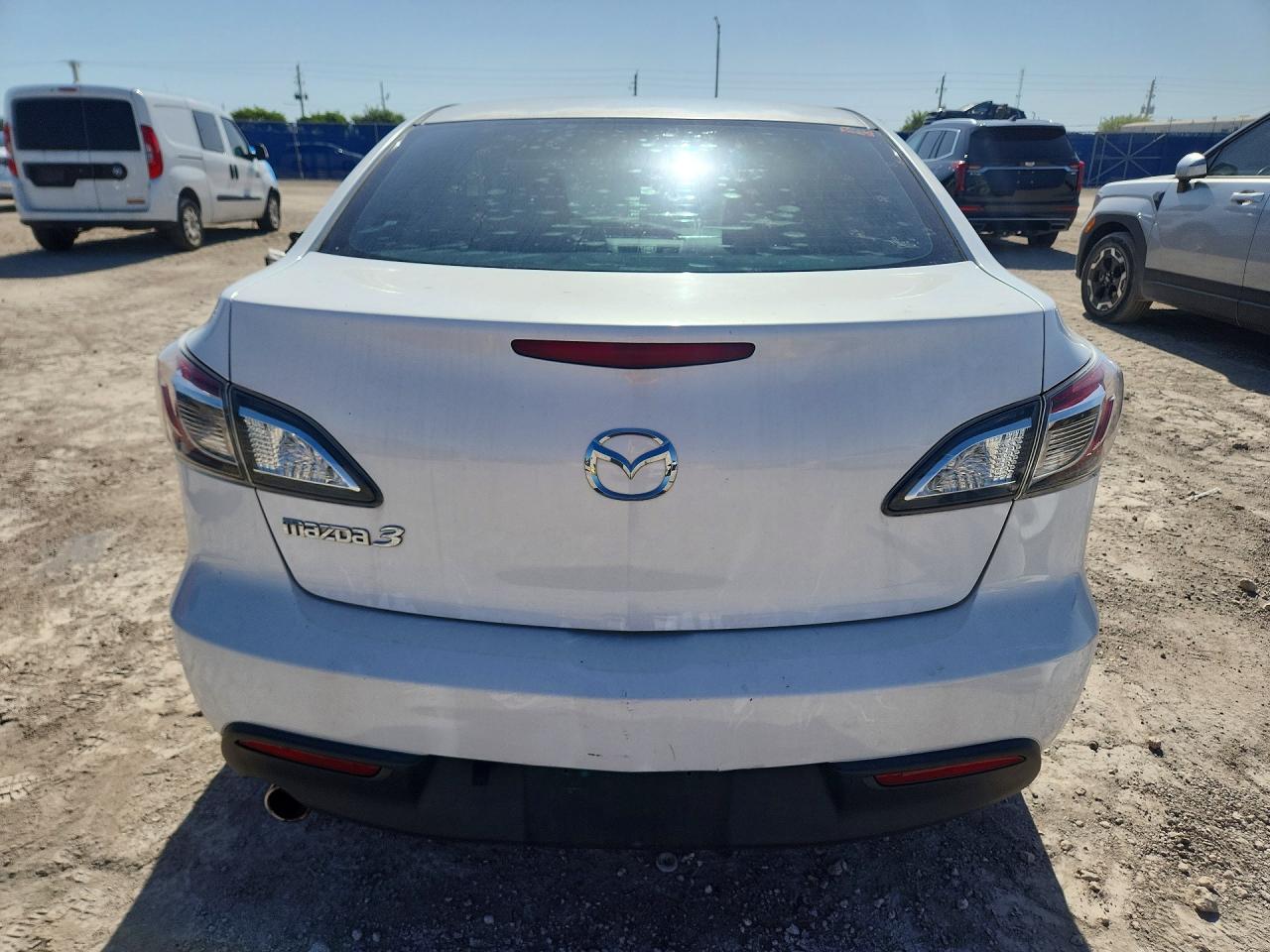2011 Mazda 3 I White vin: JM1BL1VF6B1487477