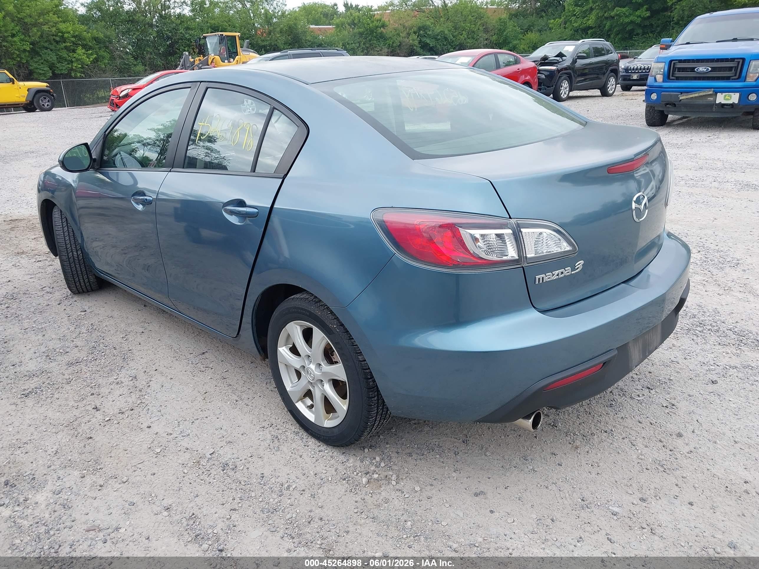 2011 Mazda Mazda3 I Touring Blue vin: JM1BL1VF7B1419611
