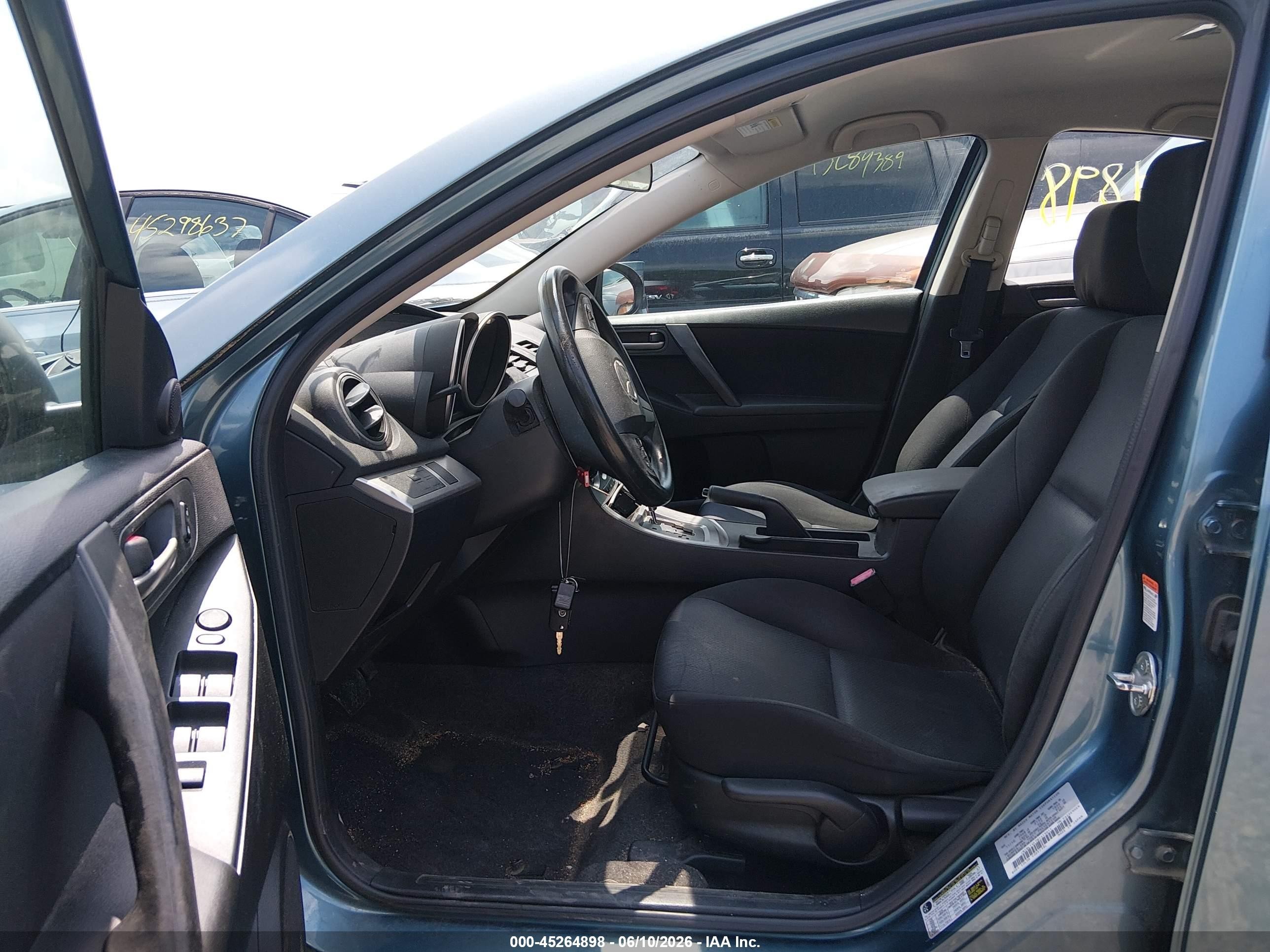 2011 Mazda Mazda3 I Touring Blue vin: JM1BL1VF7B1419611