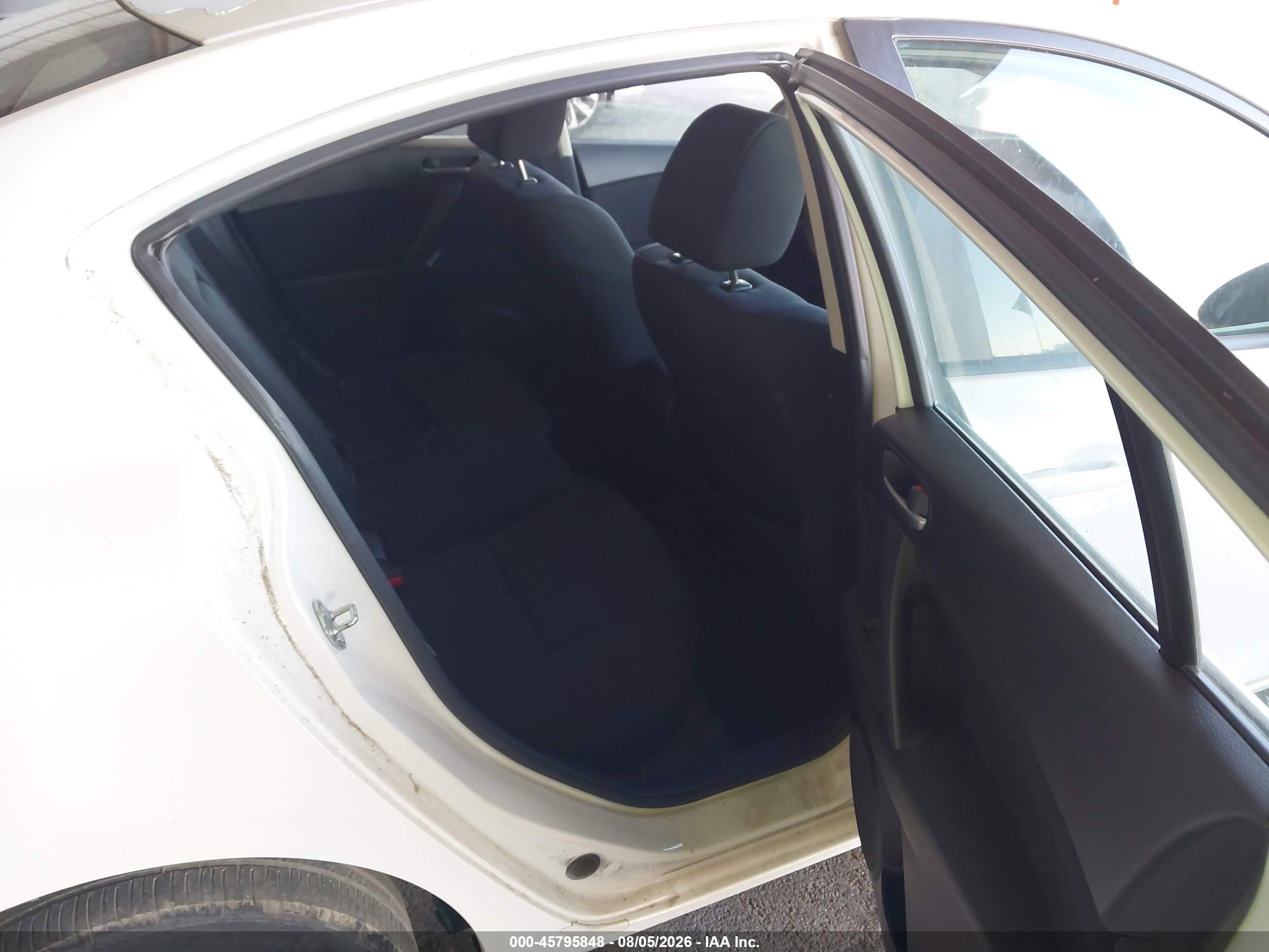 2011 Mazda Mazda3 I Touring Белый vin: JM1BL1VF7B1475502