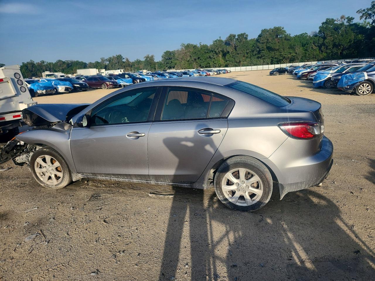 2011 Mazda 3 I Silver vin: JM1BL1VF7B1497340