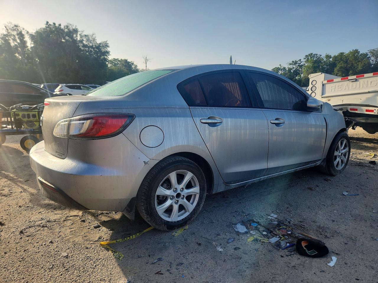 2011 Mazda 3 I Silver vin: JM1BL1VF7B1497340