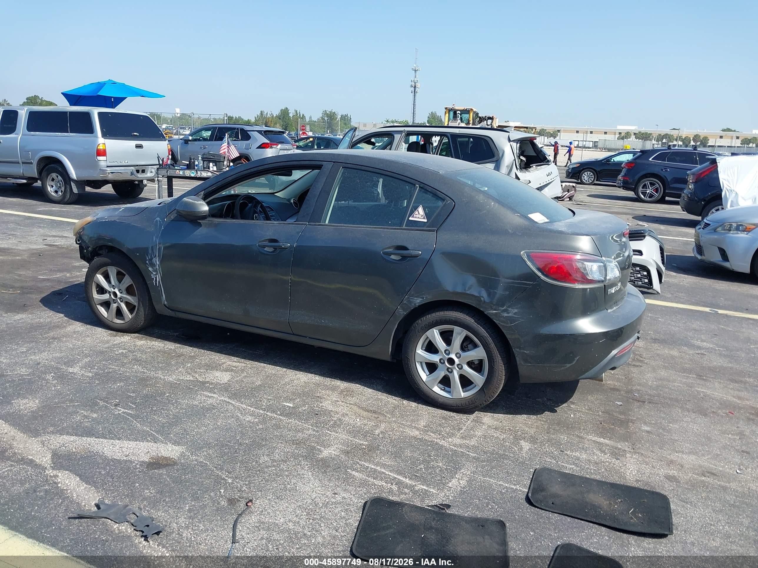 2011 Mazda Mazda3 I Touring Серый vin: JM1BL1VF8B1362125