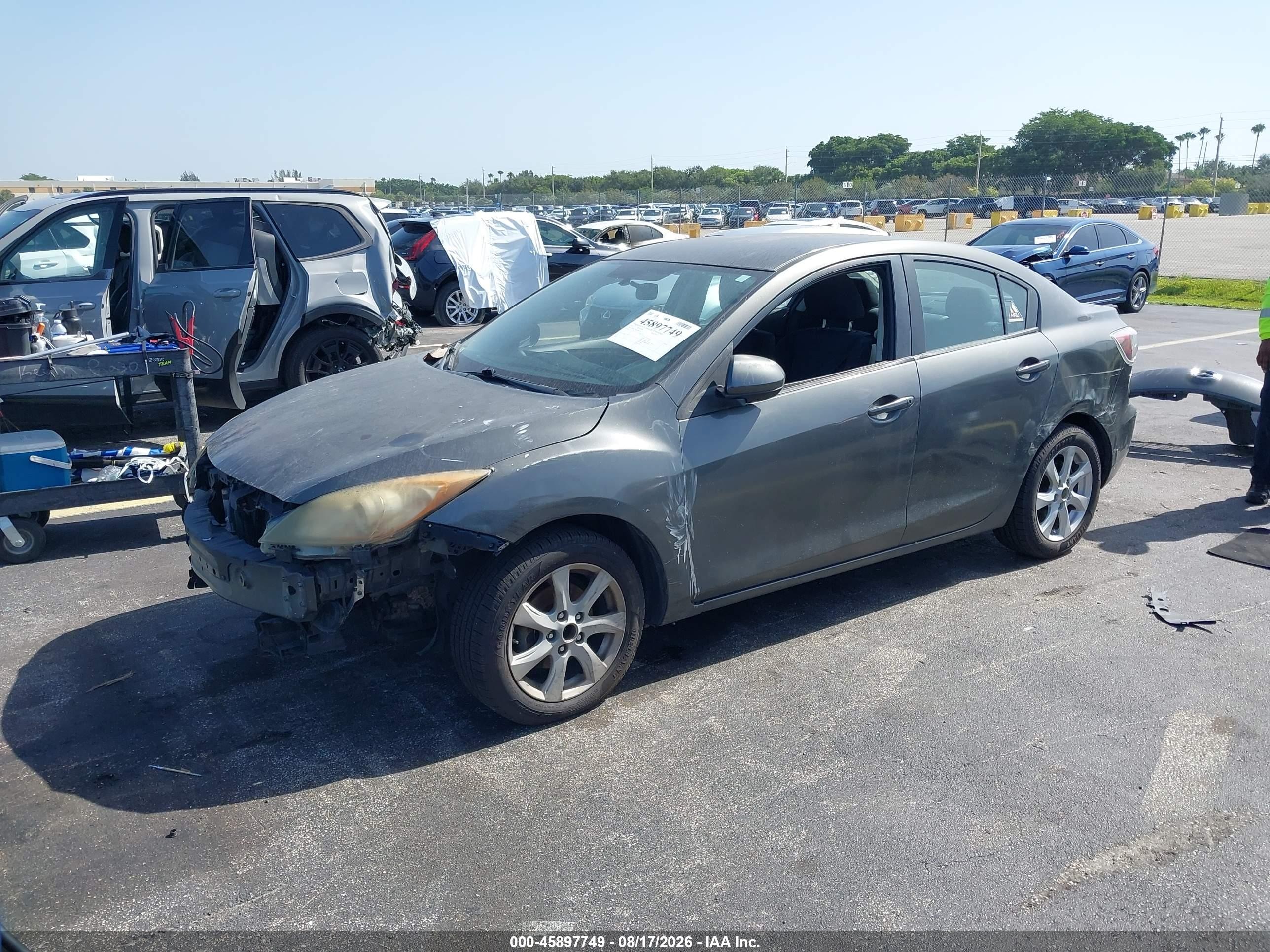 2011 Mazda Mazda3 I Touring Серый vin: JM1BL1VF8B1362125