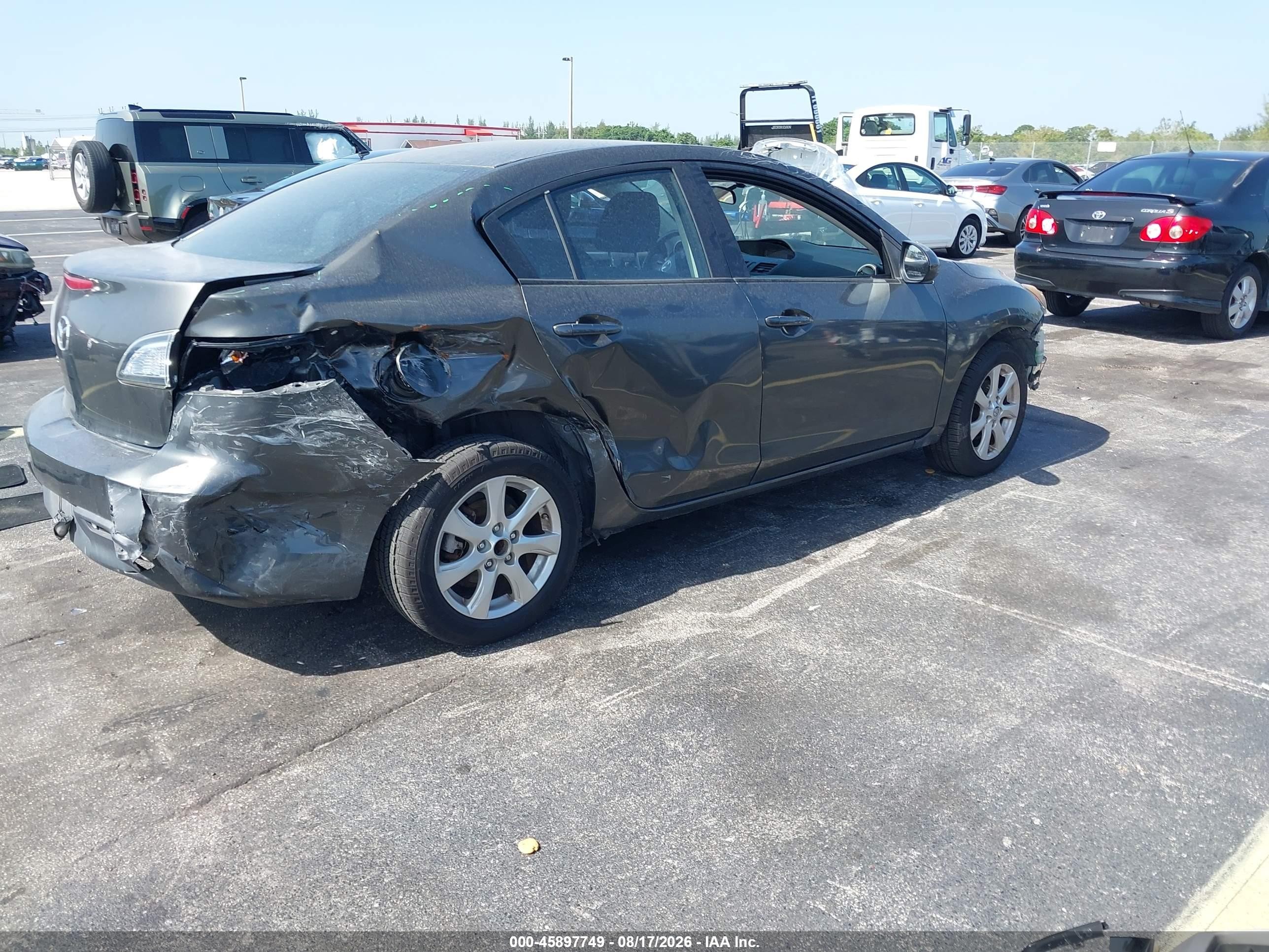 2011 Mazda Mazda3 I Touring Серый vin: JM1BL1VF8B1362125