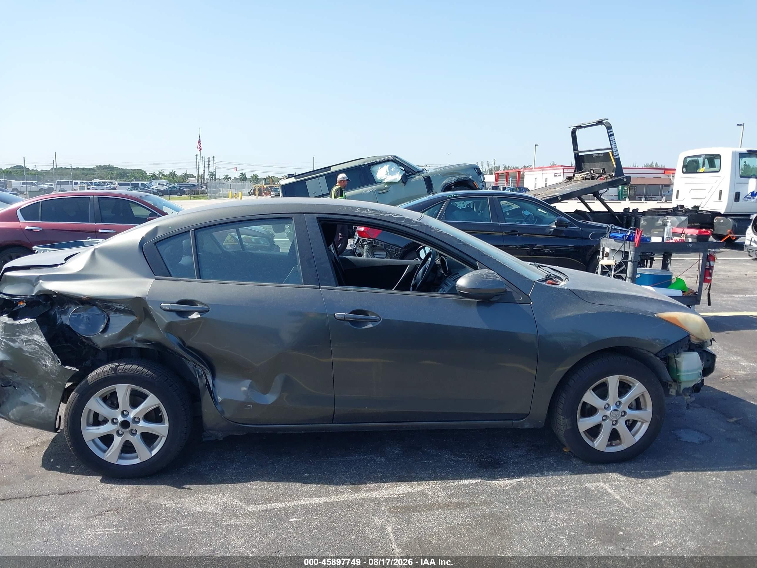 2011 Mazda Mazda3 I Touring Серый vin: JM1BL1VF8B1362125