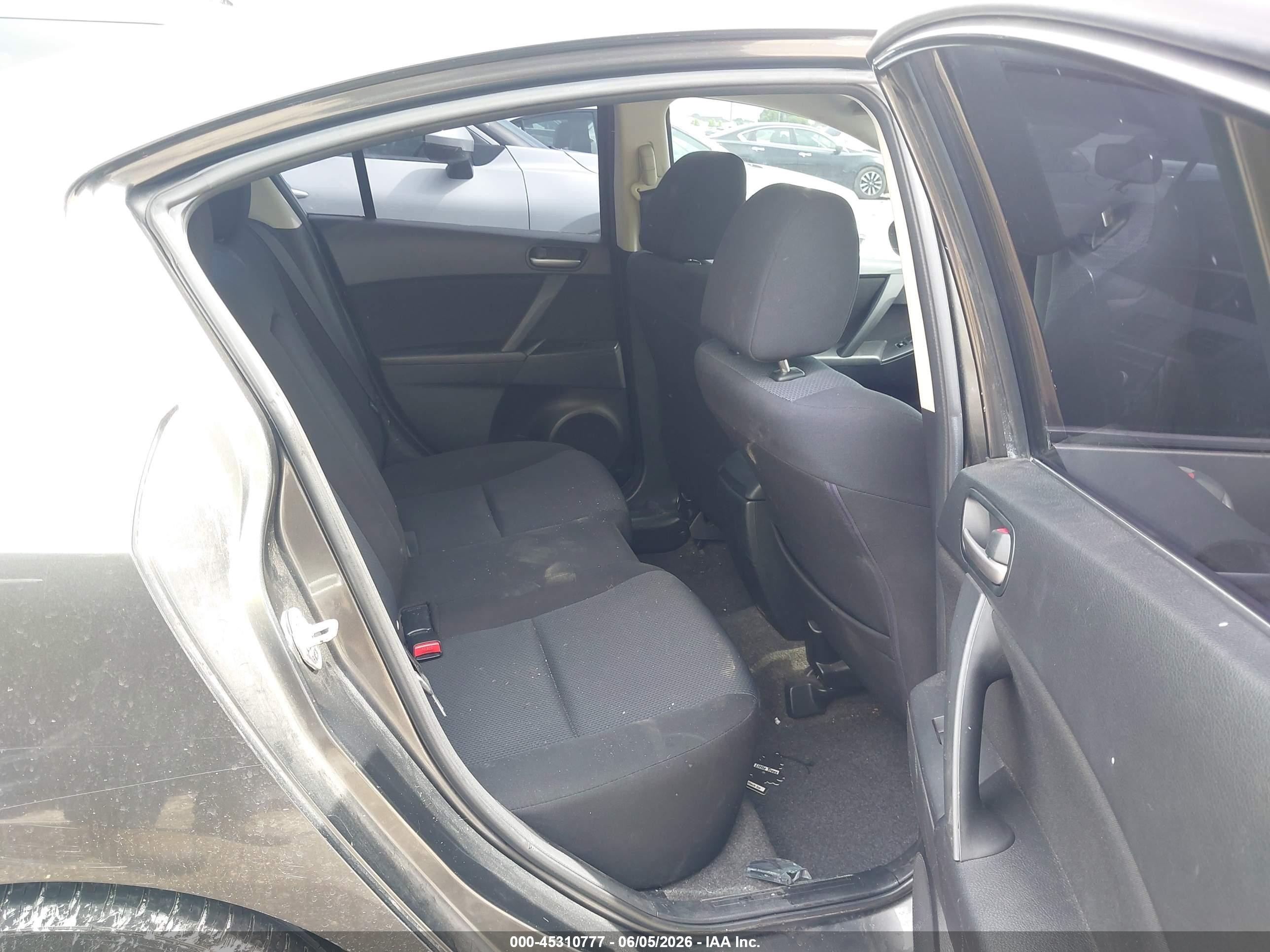 2011 Mazda Mazda3 I Touring Gray vin: JM1BL1VF8B1384674