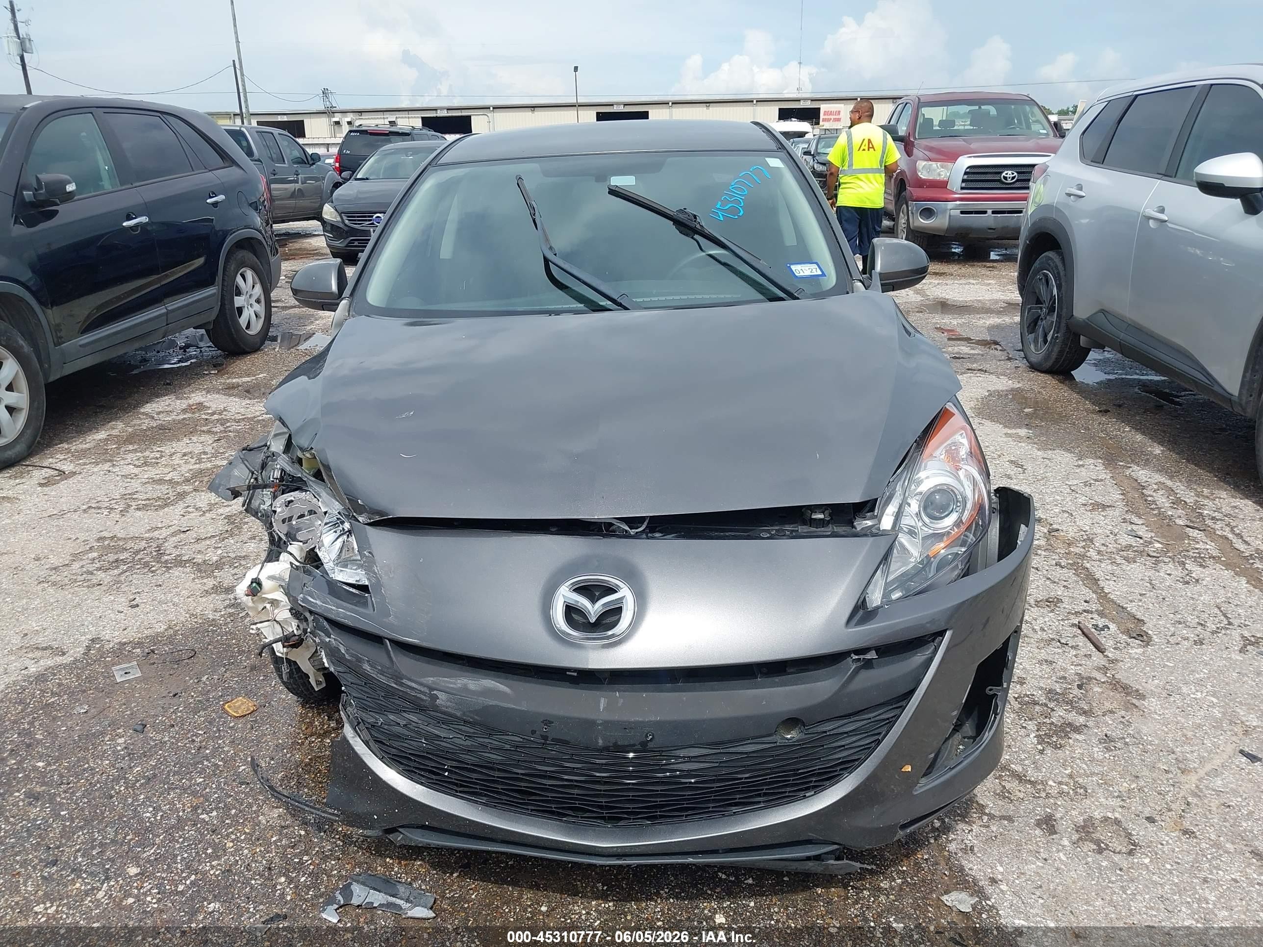 2011 Mazda Mazda3 I Touring Gray vin: JM1BL1VF8B1384674