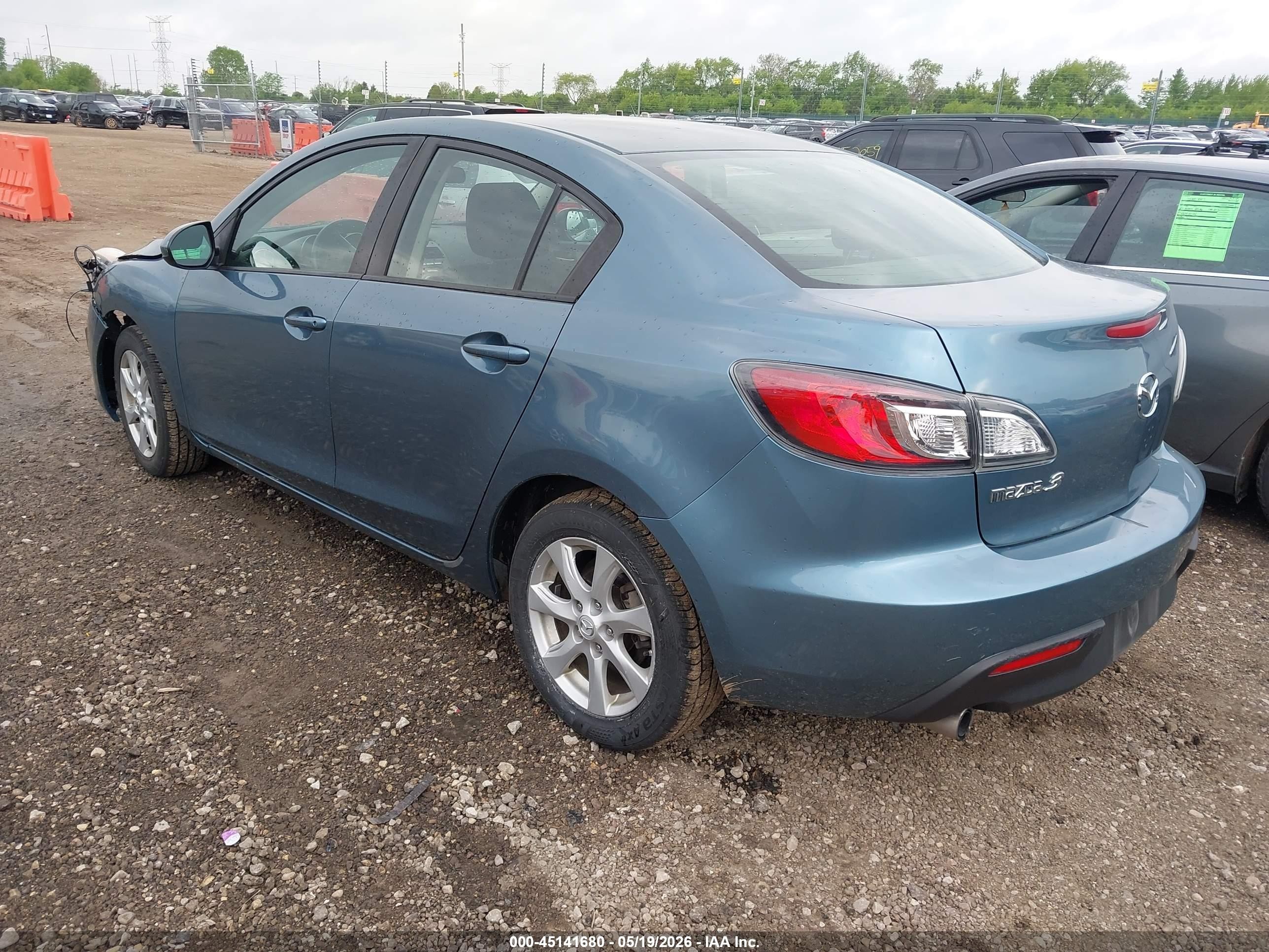 2011 Mazda Mazda3 I Touring Blue vin: JM1BL1VF8B1402378