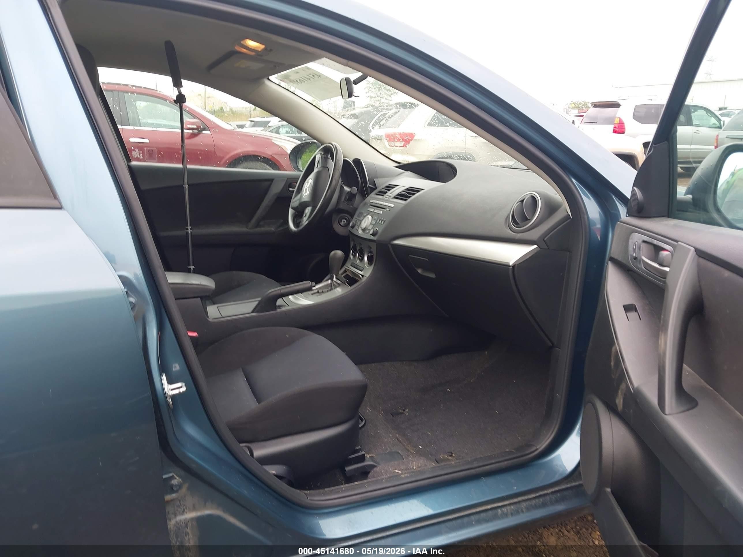 2011 Mazda Mazda3 I Touring Blue vin: JM1BL1VF8B1402378
