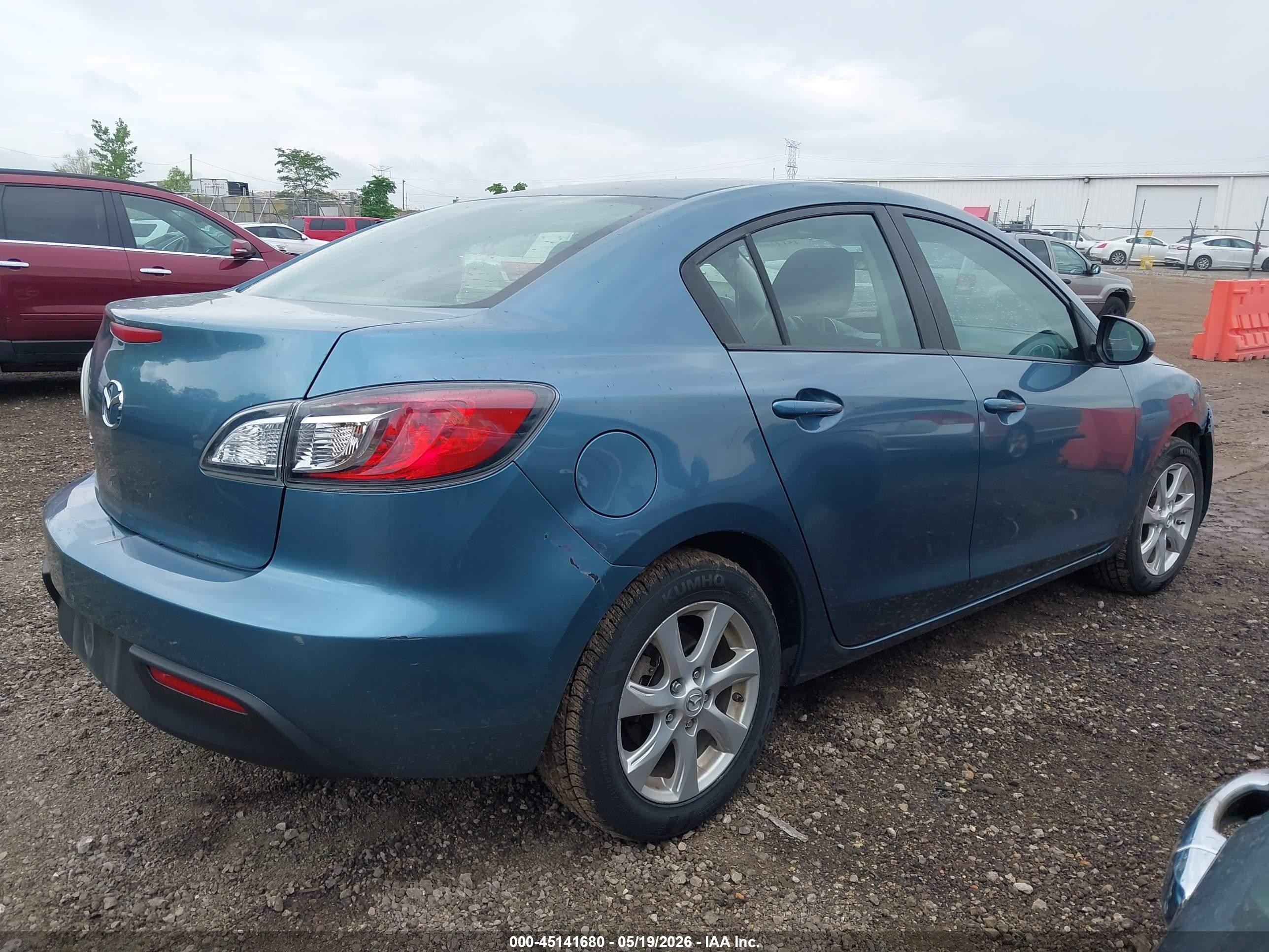 2011 Mazda Mazda3 I Touring Blue vin: JM1BL1VF8B1402378