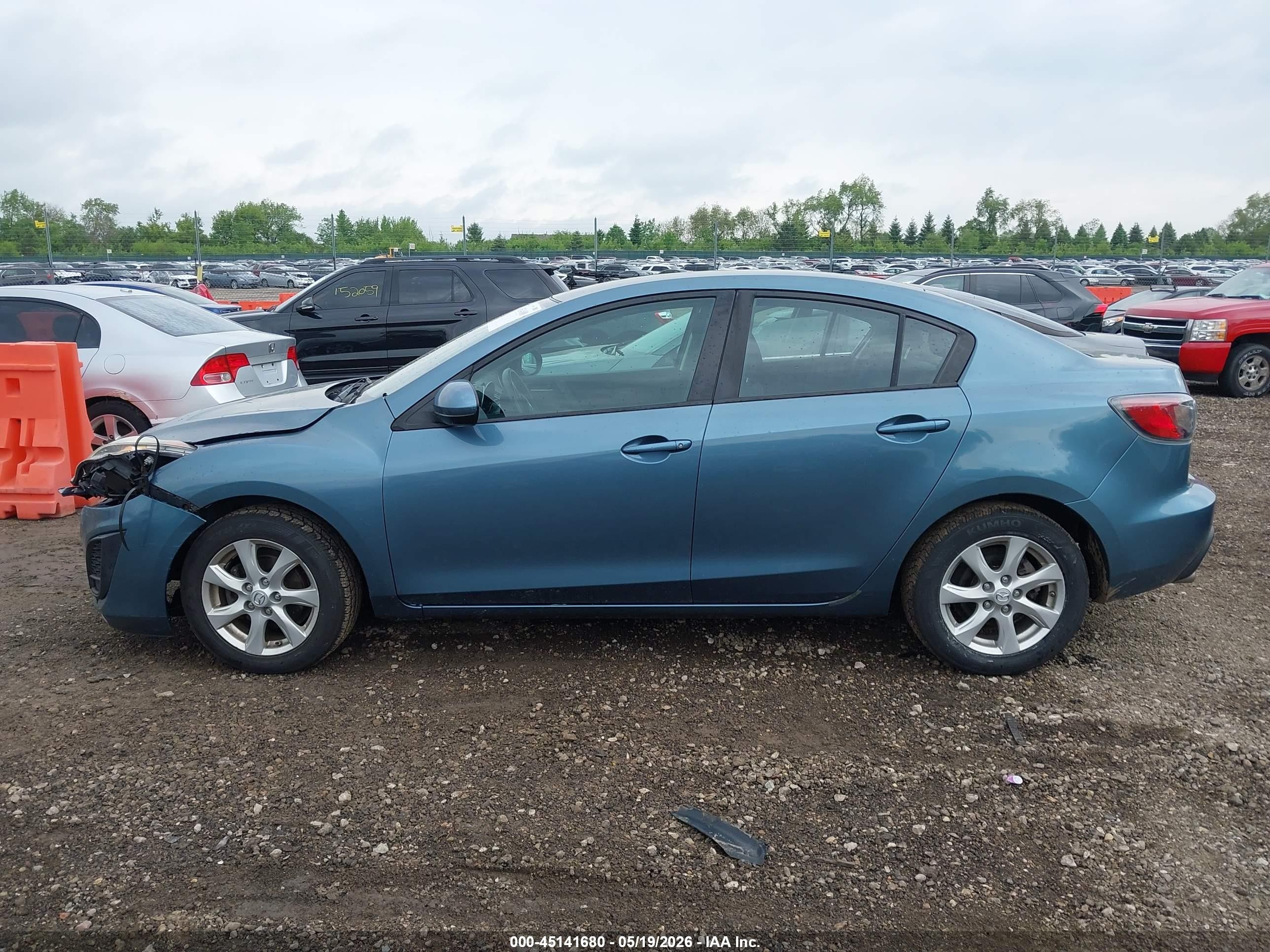 2011 Mazda Mazda3 I Touring Blue vin: JM1BL1VF8B1402378