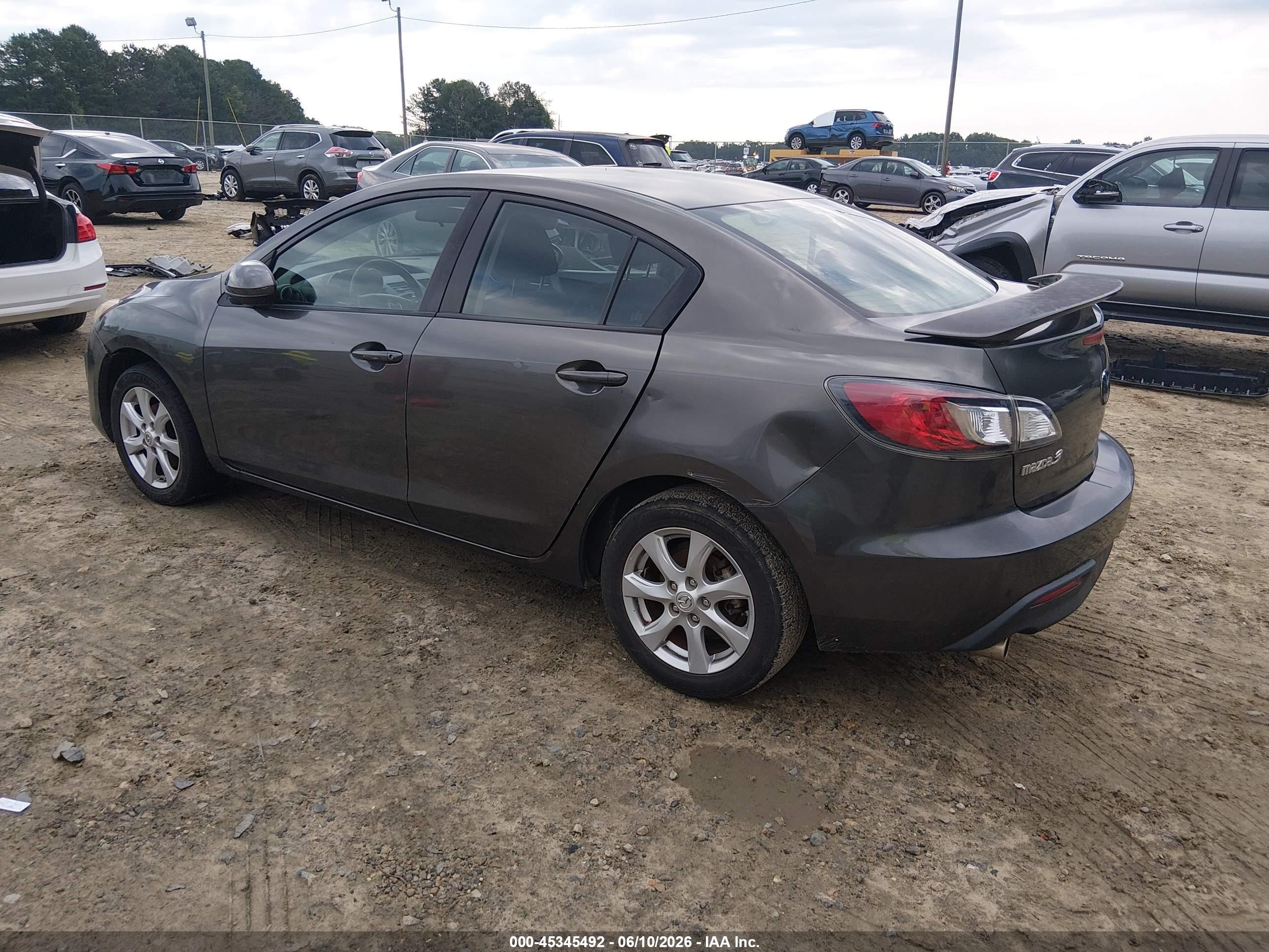 2011 Mazda Mazda3 I Touring Gray vin: JM1BL1VF8B1426535