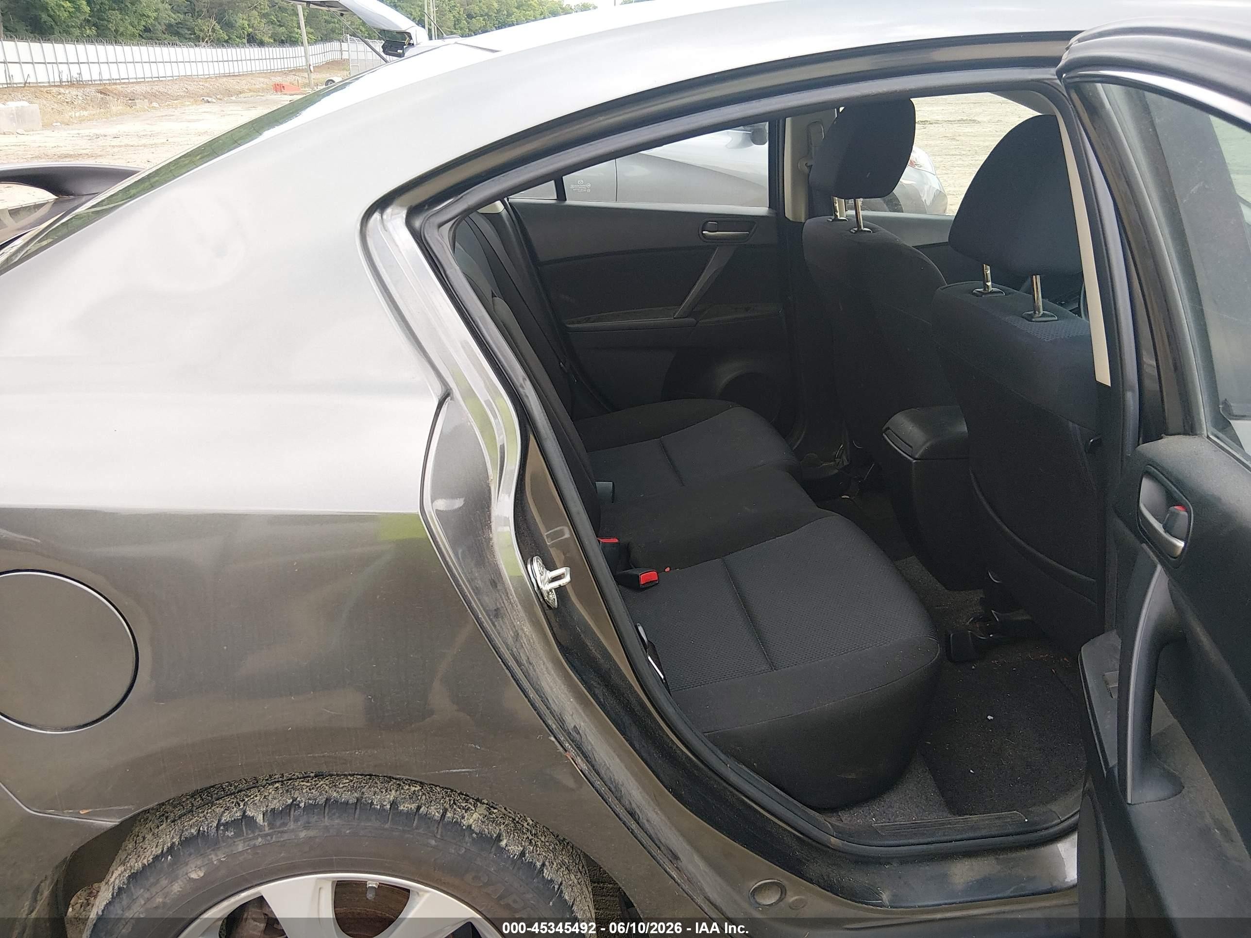 2011 Mazda Mazda3 I Touring Gray vin: JM1BL1VF8B1426535