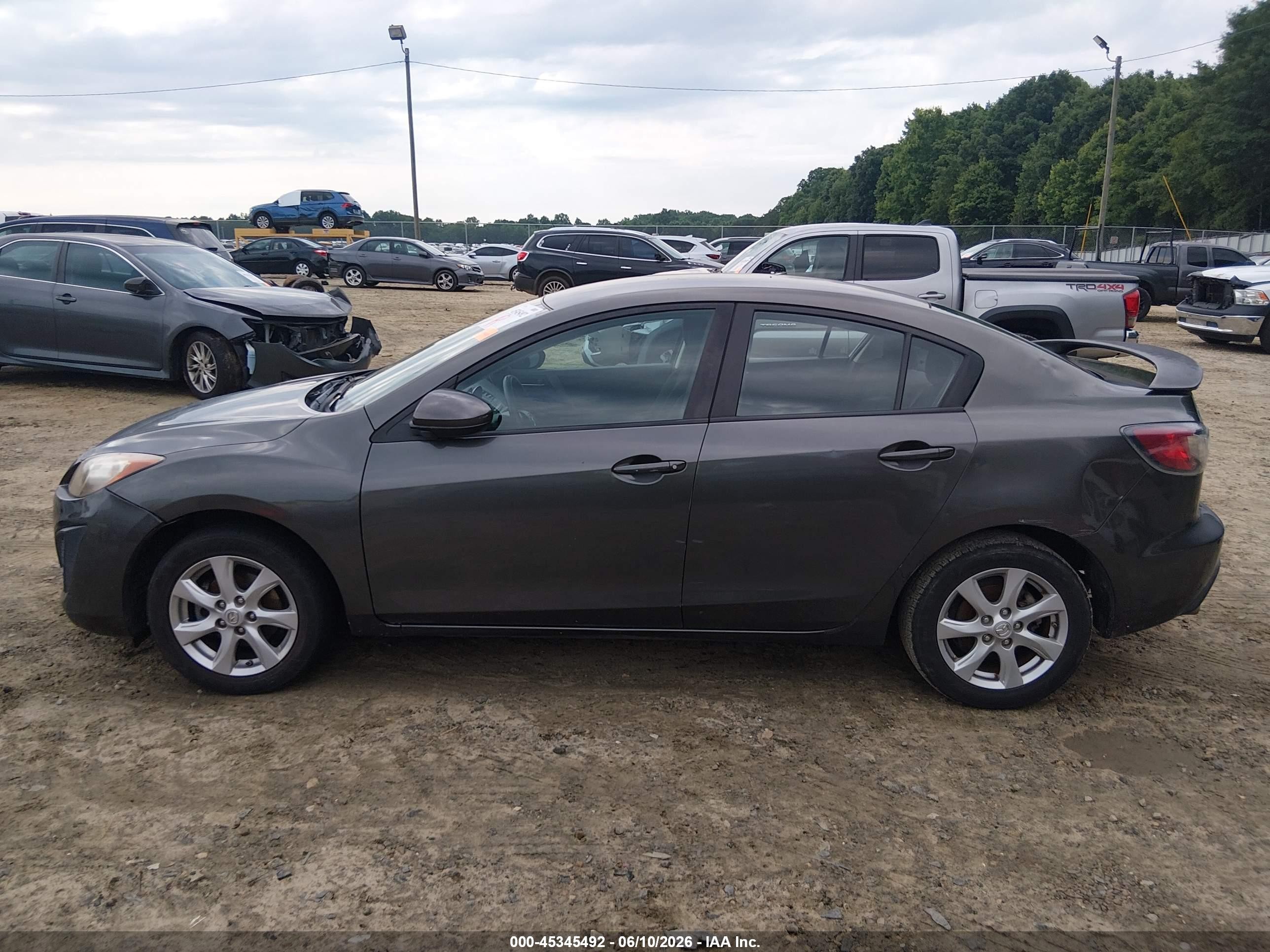 2011 Mazda Mazda3 I Touring Gray vin: JM1BL1VF8B1426535